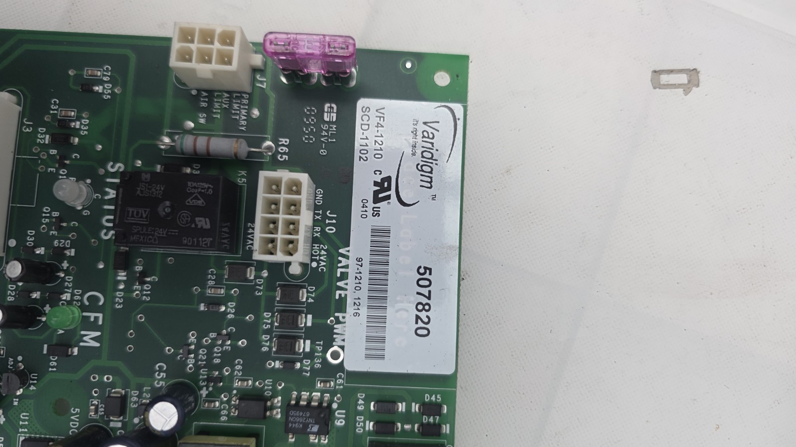 York Luxaire VARIDIGM 507820 Control Board VF4-1210 SCD-1102