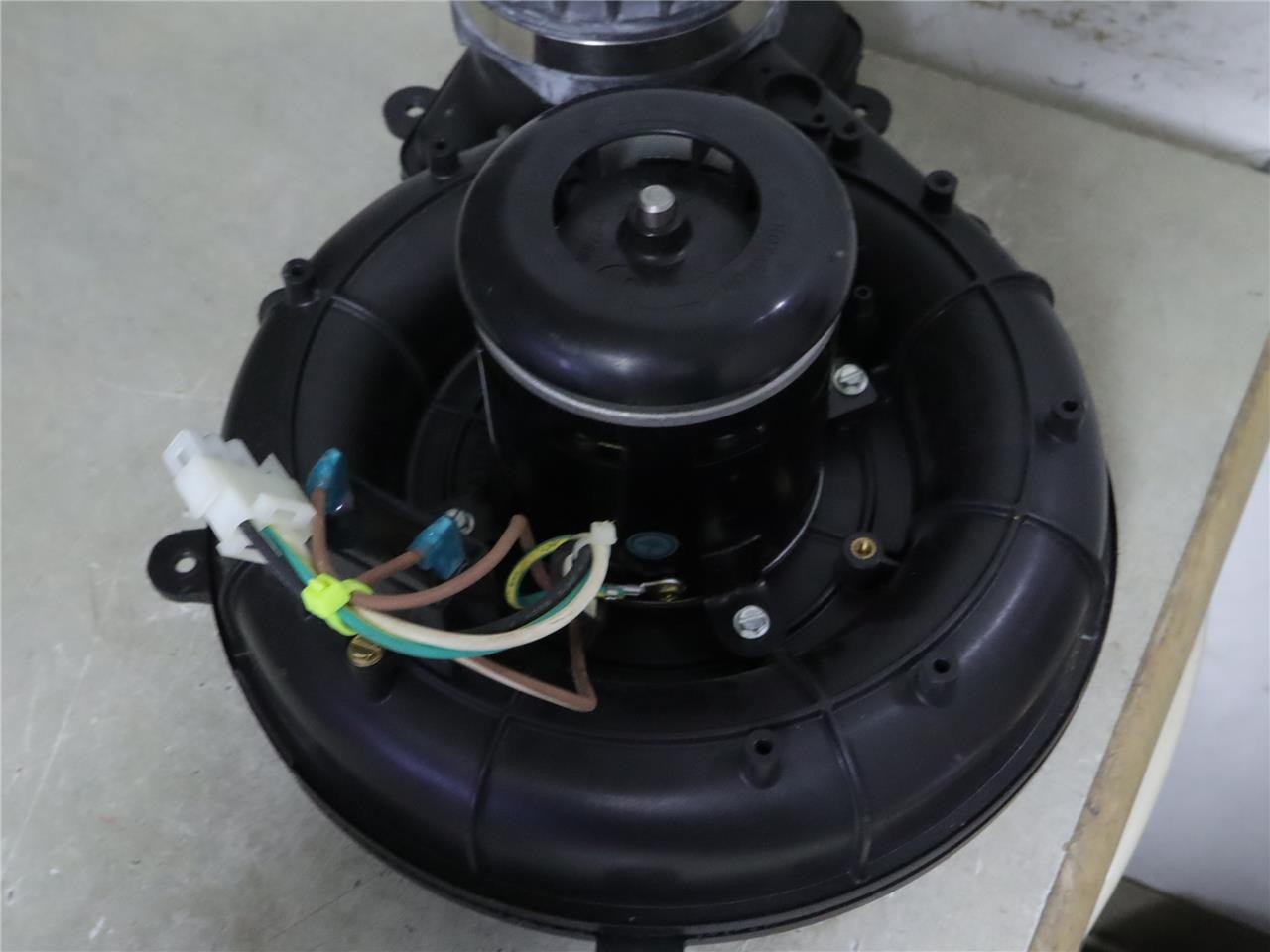 Carrier HC27CQ118 Zhongshan Y4L241A511 115V 3030RPM Draft Inducer Blower Motor
