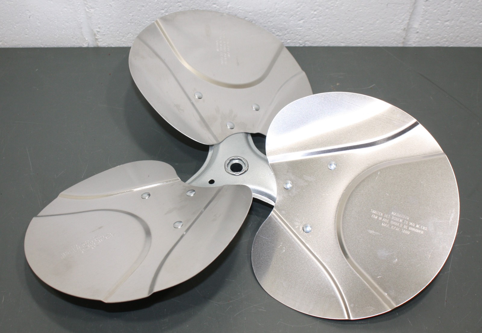 Dayton 18″ Fan Blade 2C361, 1/2″ Bore, Aluminum, 3 Propeller, CW, 1725 RPM