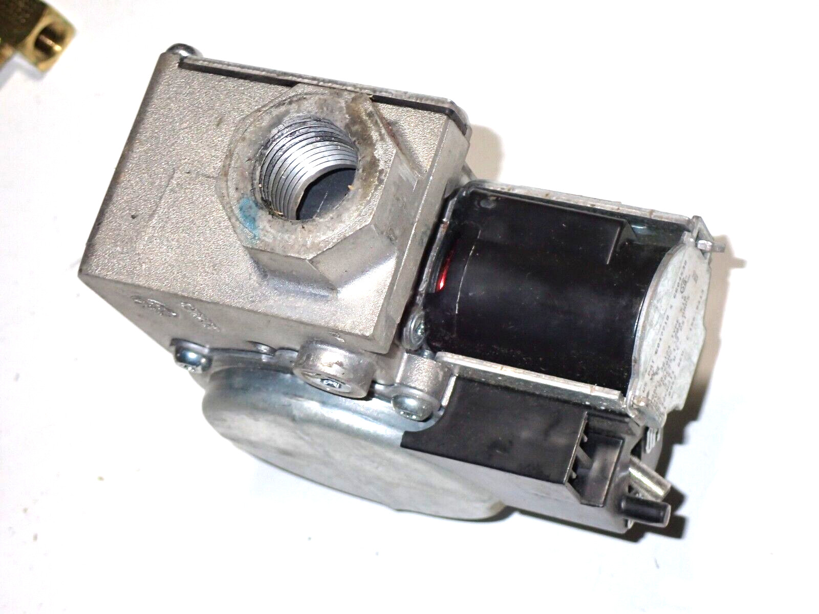White Rodgers 36J24 TYPE 510 HVAC Furnace Gas Valve USED