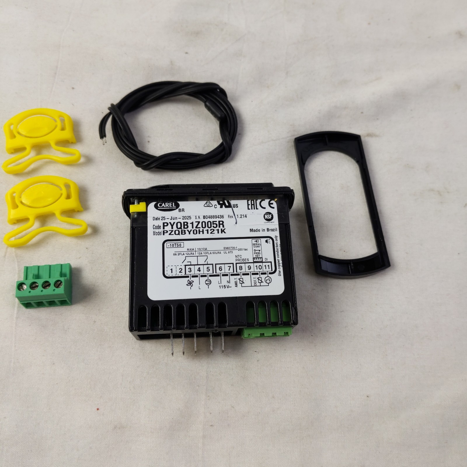 CAREL ELECTRONIC CONTROLLER Model PZQBY0H121K