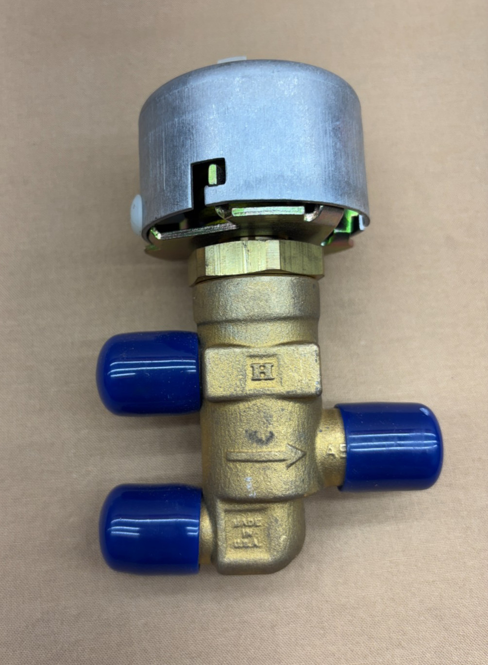 Honeywell VP526A 1118 Control Valve 3/8″ Three-Way Unitary Mixing A/C Fan Coil