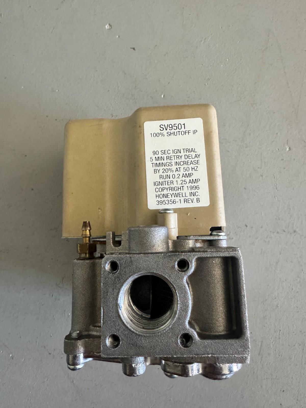 Resideo SV9501M 2528 Smart Valve System Control – Furnace Gas Valve