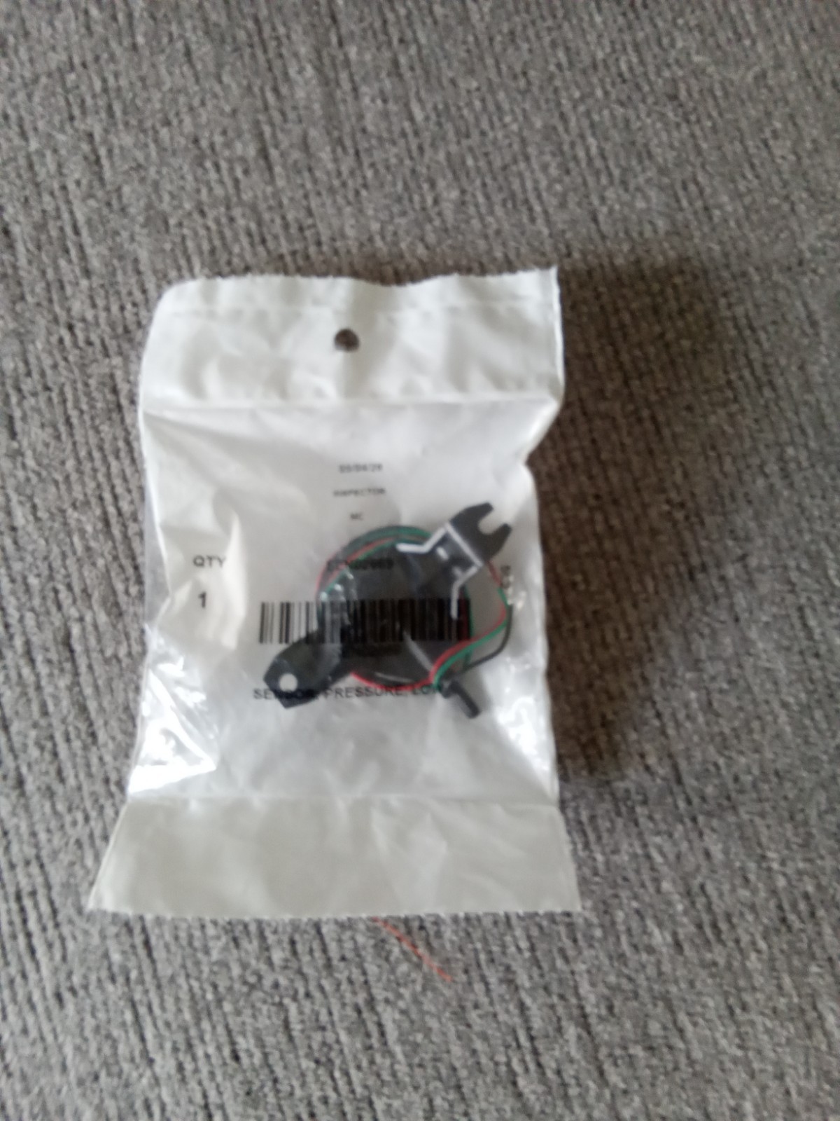 NEW TRANE PART# SEN92669 0-5″ VDC PRESSURE TRANSDUCER OEM PART