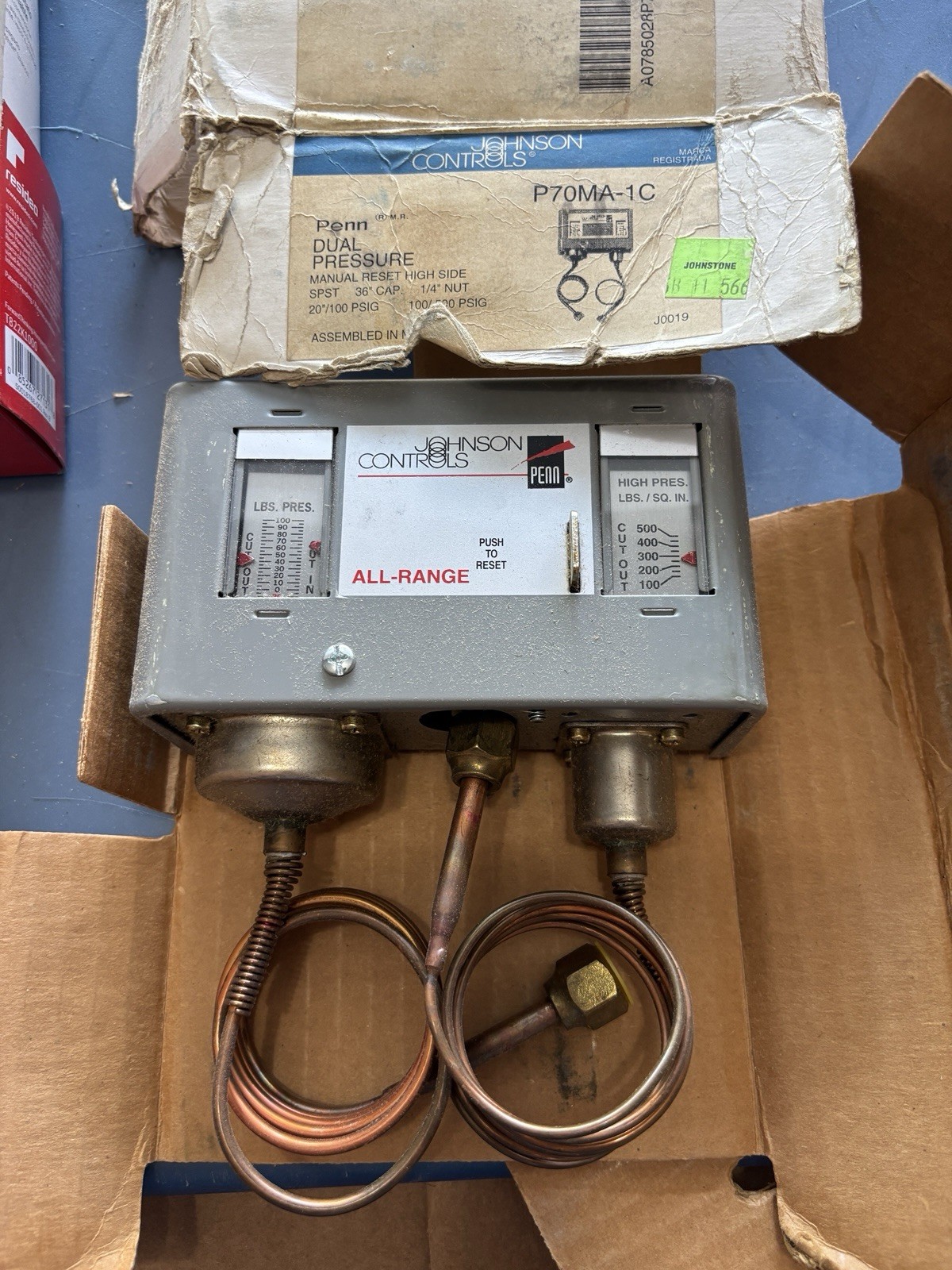Johnson Controls Penn P70LB-1C, P70MA-1C, P703A-3 Lot Of 3. New Open Box