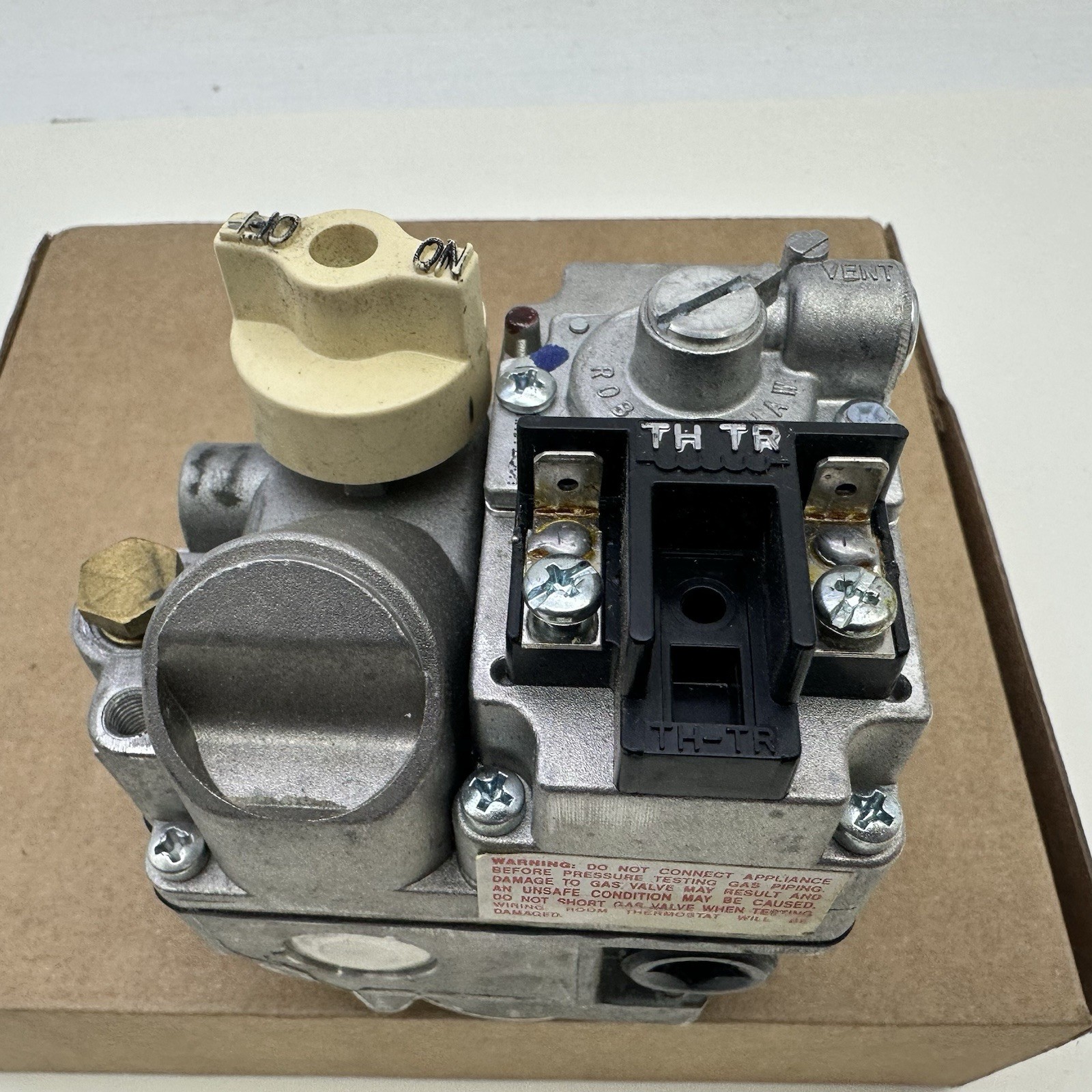 700-428 Robertshaw 24V Slow Open Natural Gas Valve 1/2 x 3/4″ – 7000BER-S7C READ