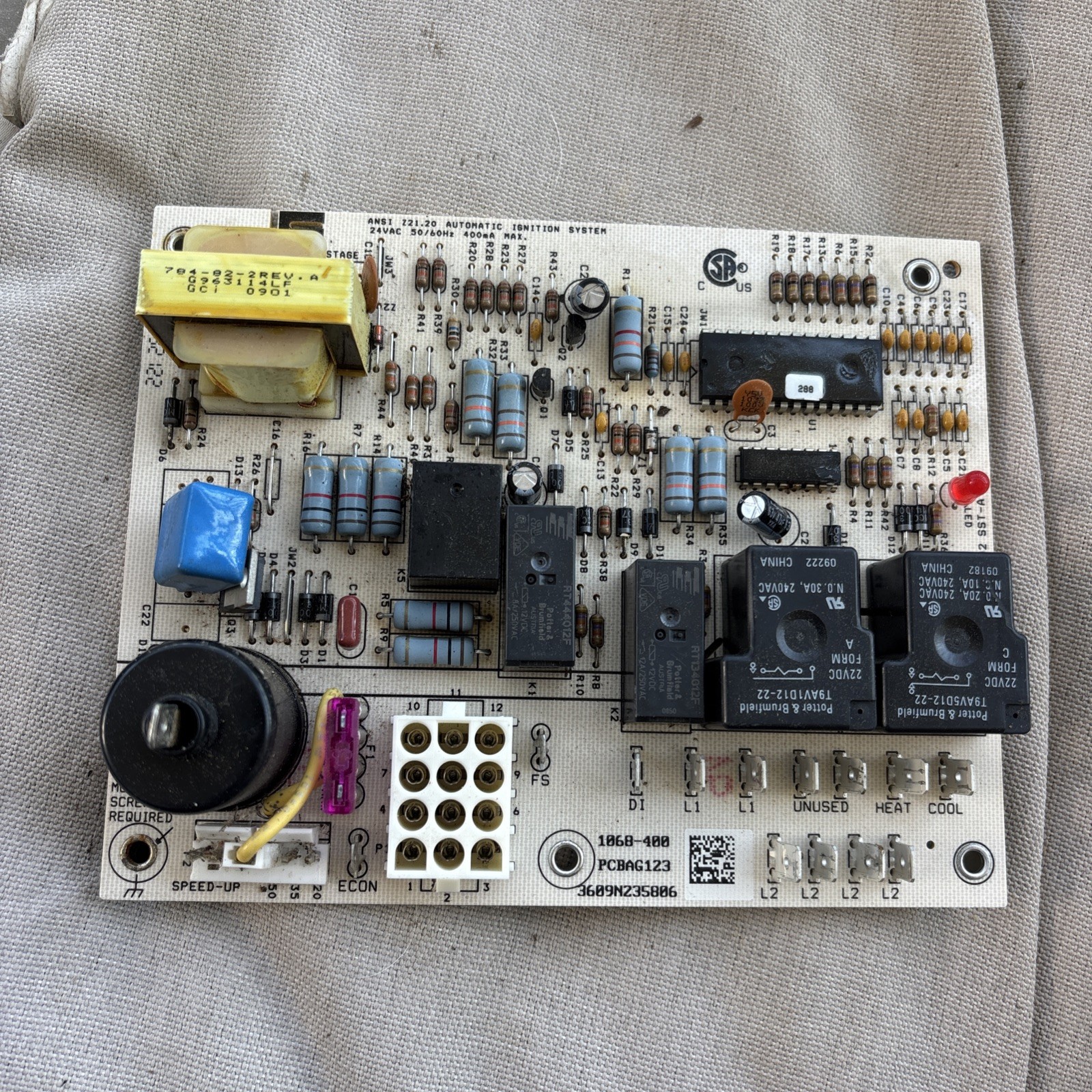Goodman/Amana PCBAG123 1068-400 3609N235806 Control Circuit Board