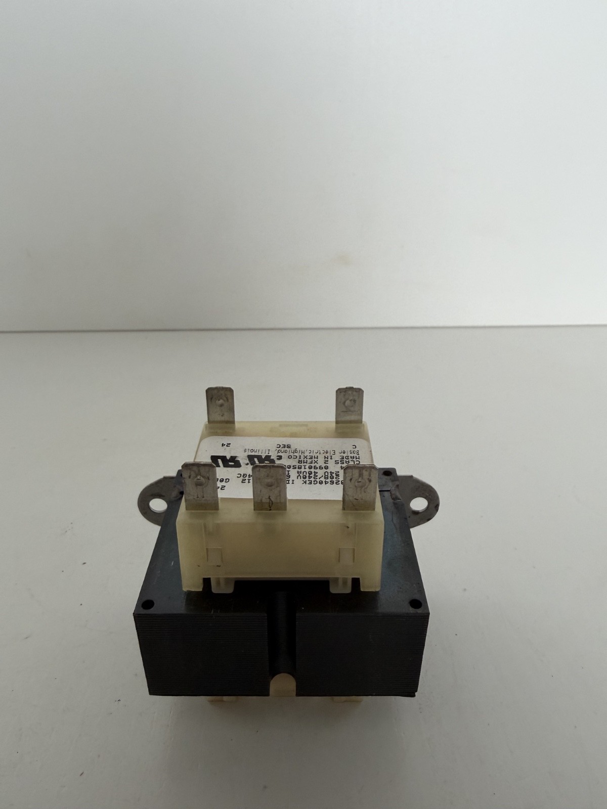 Carrier OEM Transformer / HT01CN241 NEW