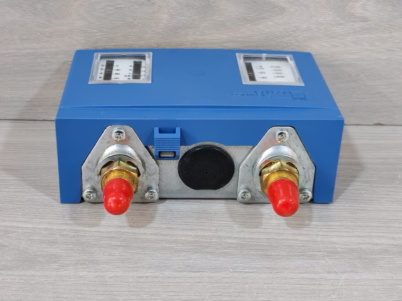 JOHNSON CONTROLS PENN P736LCA-9300 PRESSURE CONTROL 400V