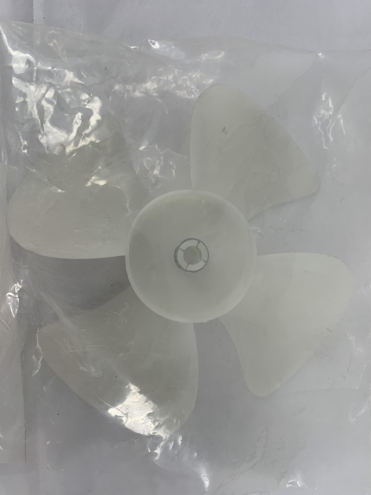 Dayton 5JLN7 4-Blade Plastic Propeller Fan Blade 6″ Diameter 5/16″ Bore Diameter