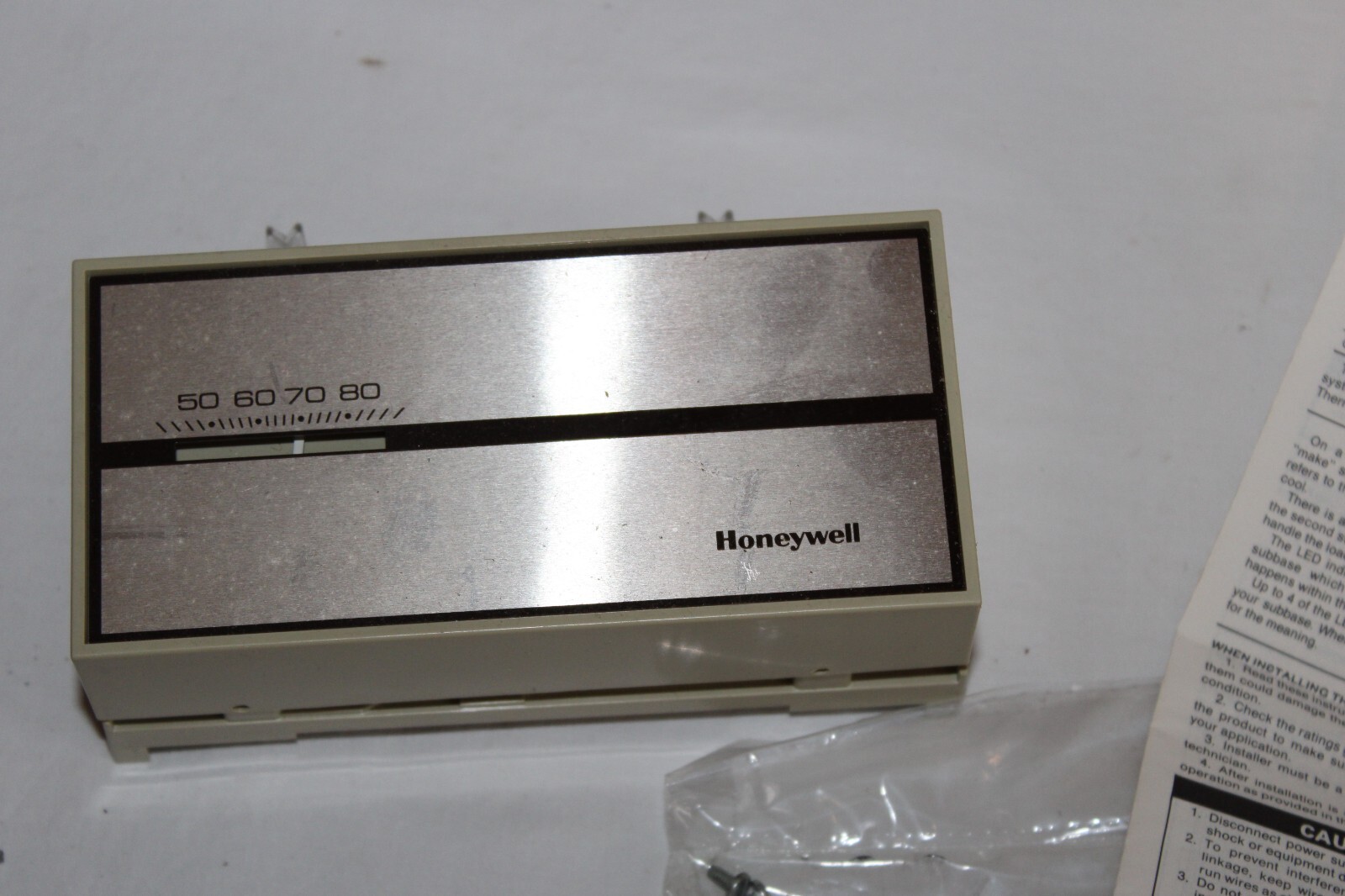 Honeywell T874A1036 Non-Programmable Thermostat Wall-Mounted 30V Max 50-80° F P3