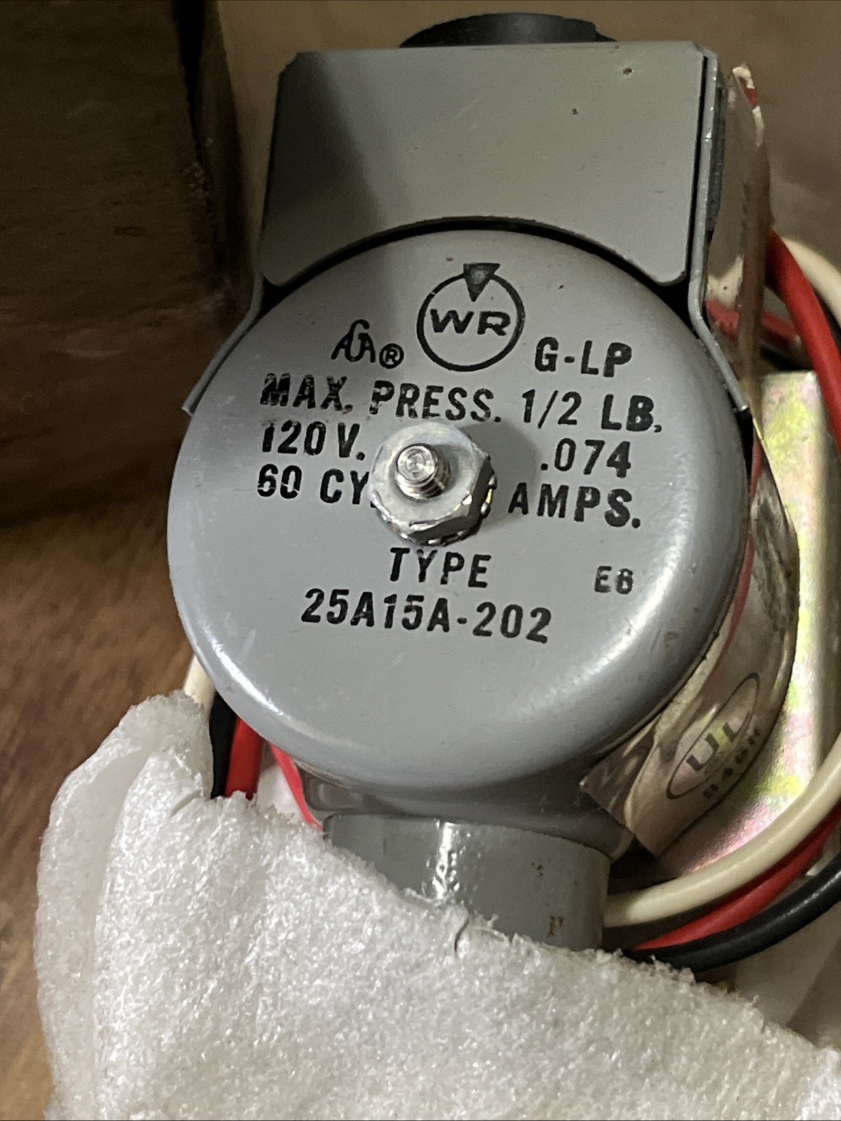 White Rodgers Solenoid Gas Valve ( Emerson ) 25A15A-202 120V Furnace
