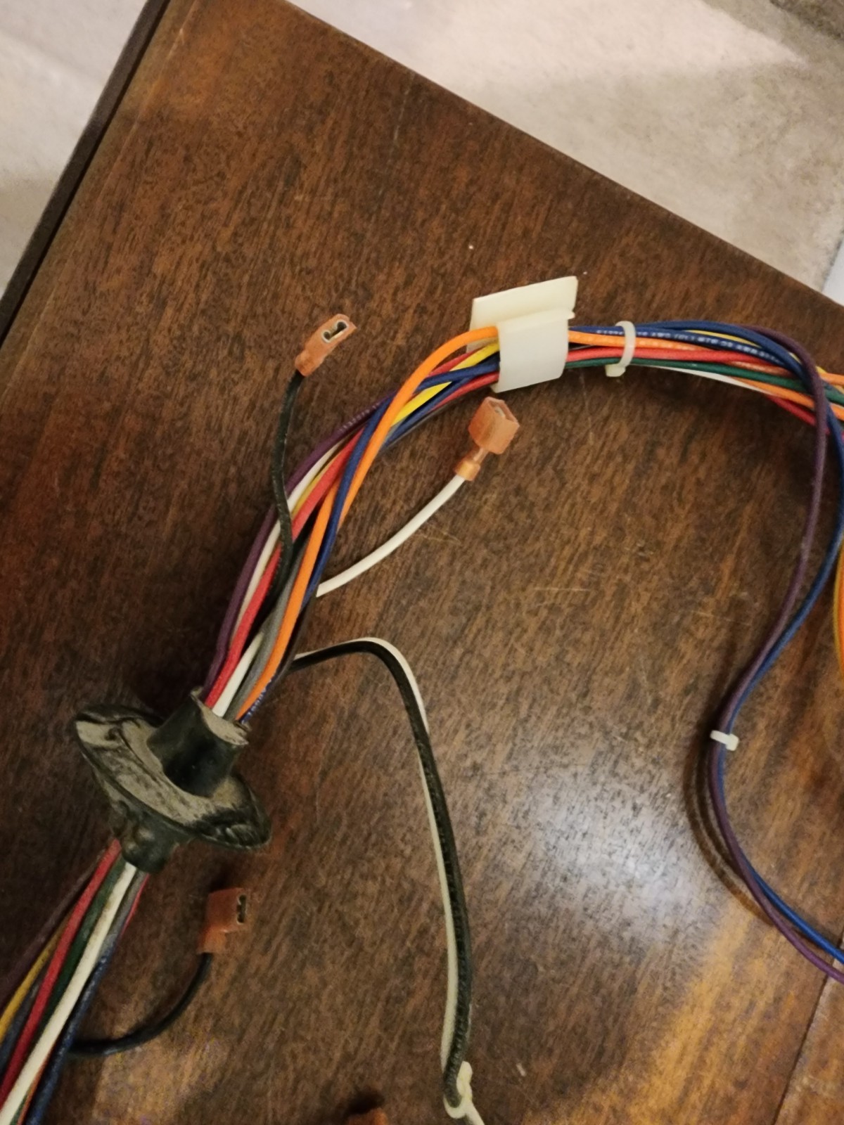 USED GOODMAN WIRING HARNESS. FURNACE MODEL NUMBER GMS90703BXA