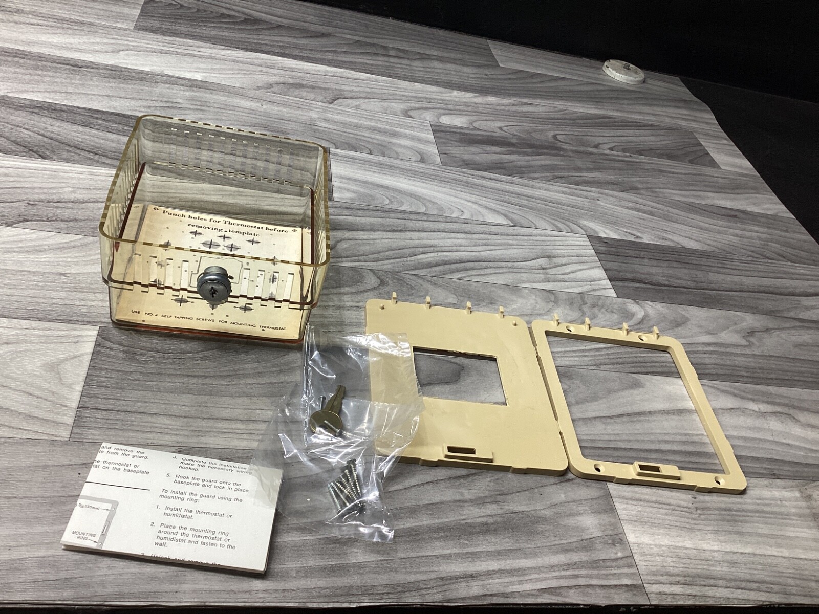 johnson controls thermostat guard GRD10A-608 #106D81PR5*CO