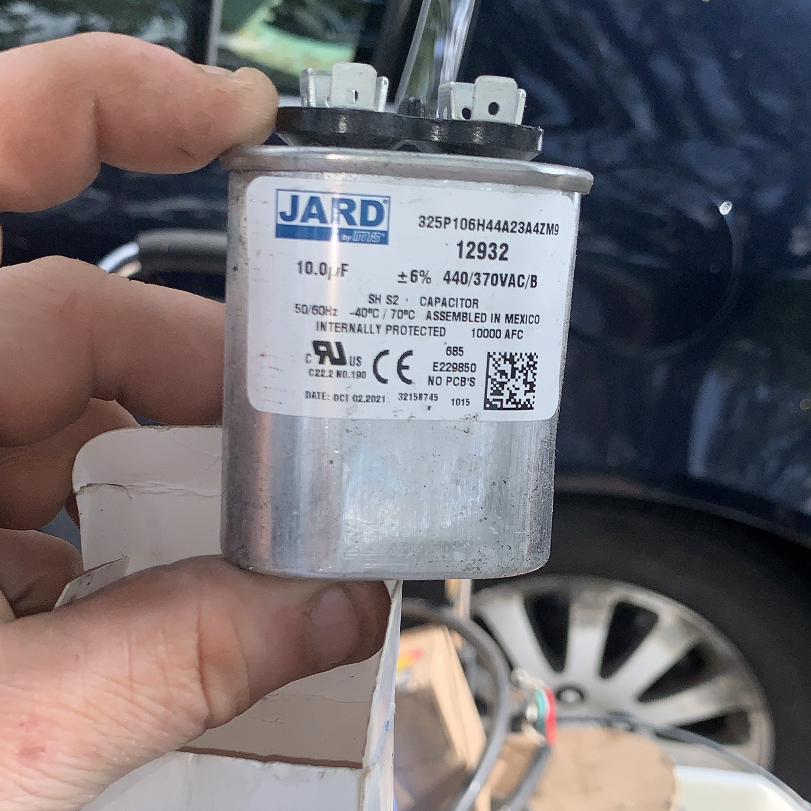 JARD 12932 Motor Run Capacitor 10.0 MFD 440/370 VAC Oval Universal