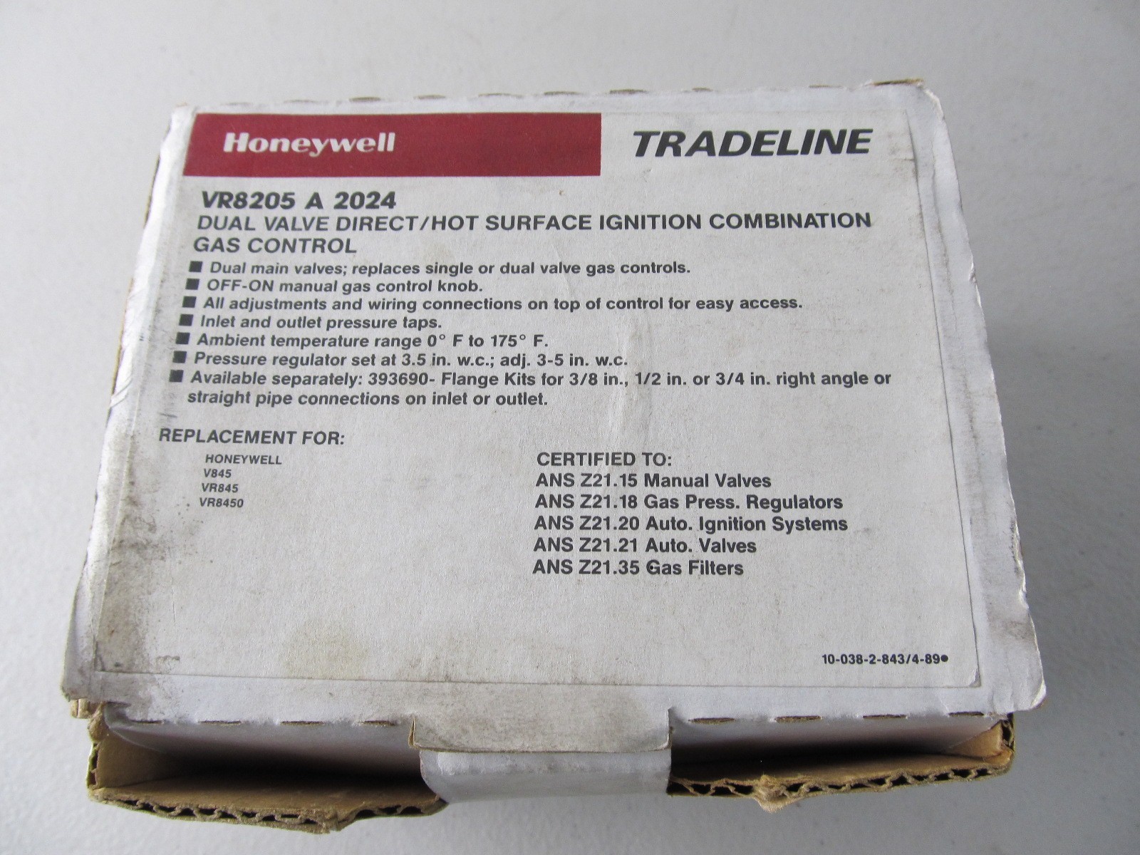 Honeywell VR8205A2024 Gas Valve Direct Ignition 24 VAC 1/2″ 150k BTU, NEW in Box