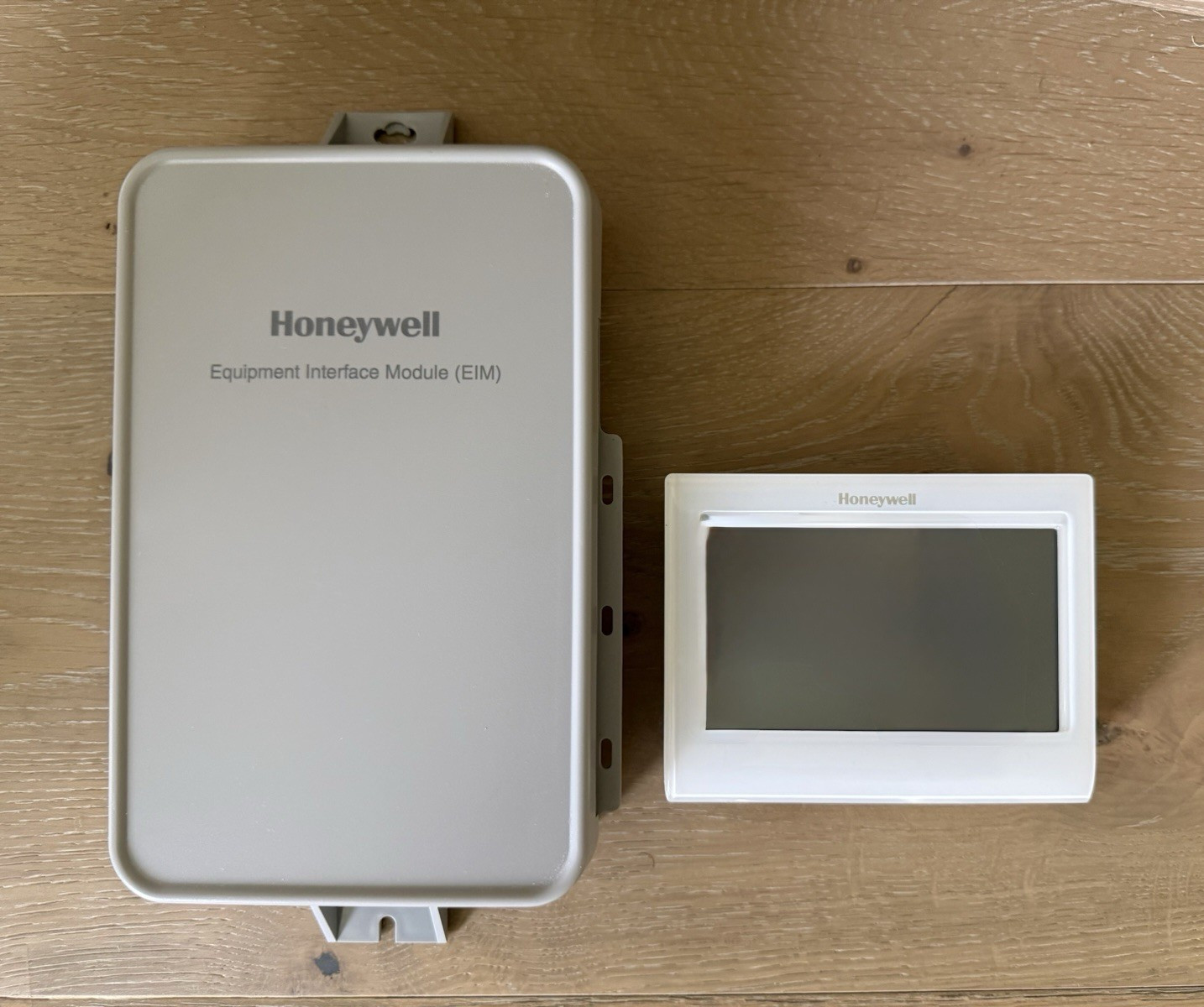 Honeywell THX9421R5021WW Touchscreen Programmable Thermostat + THM5421R EIM