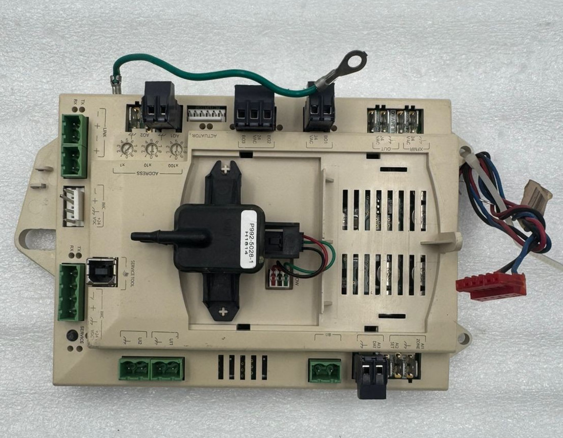 TRANE UC210 BMUC210AAA0100011 CONTROLLER