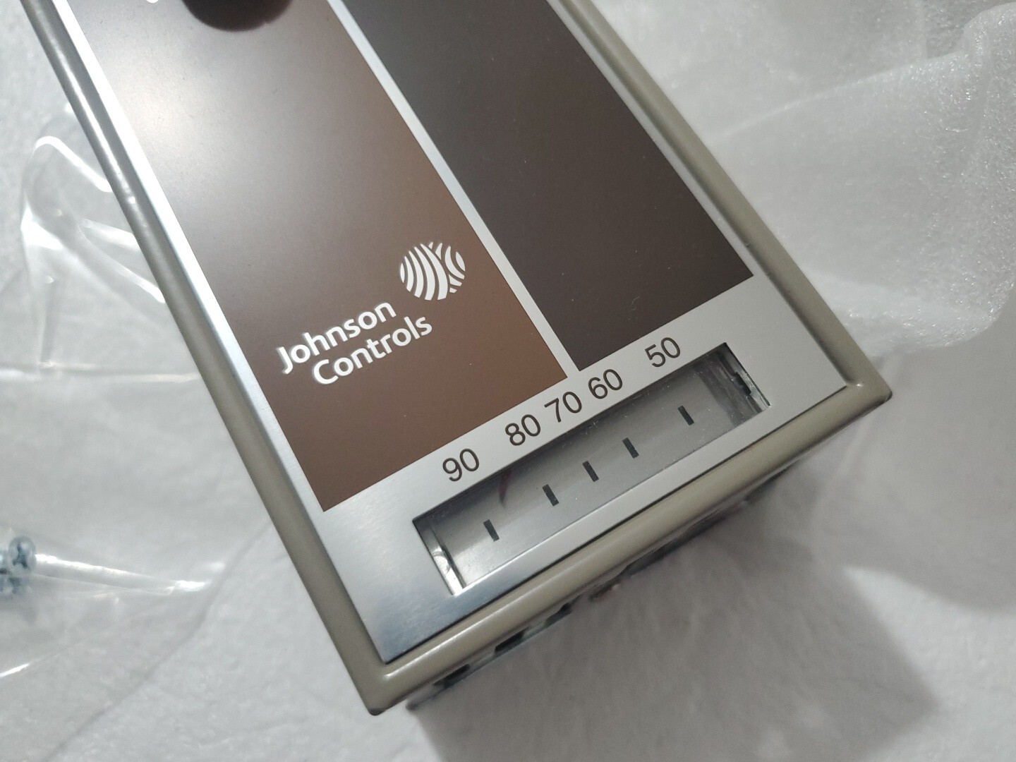 Johnson Controls/PENN T25A-1C Two Stage Room Thermostat NEW IN BOX – USA SELLER