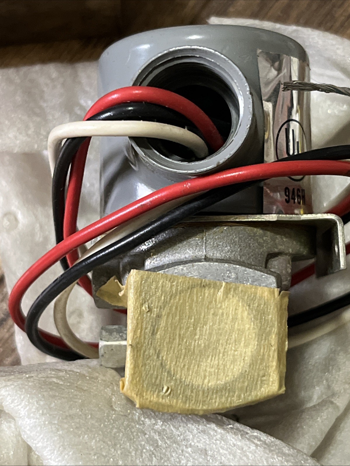 White Rodgers Solenoid Gas Valve ( Emerson ) 25A15A-202 120V Furnace