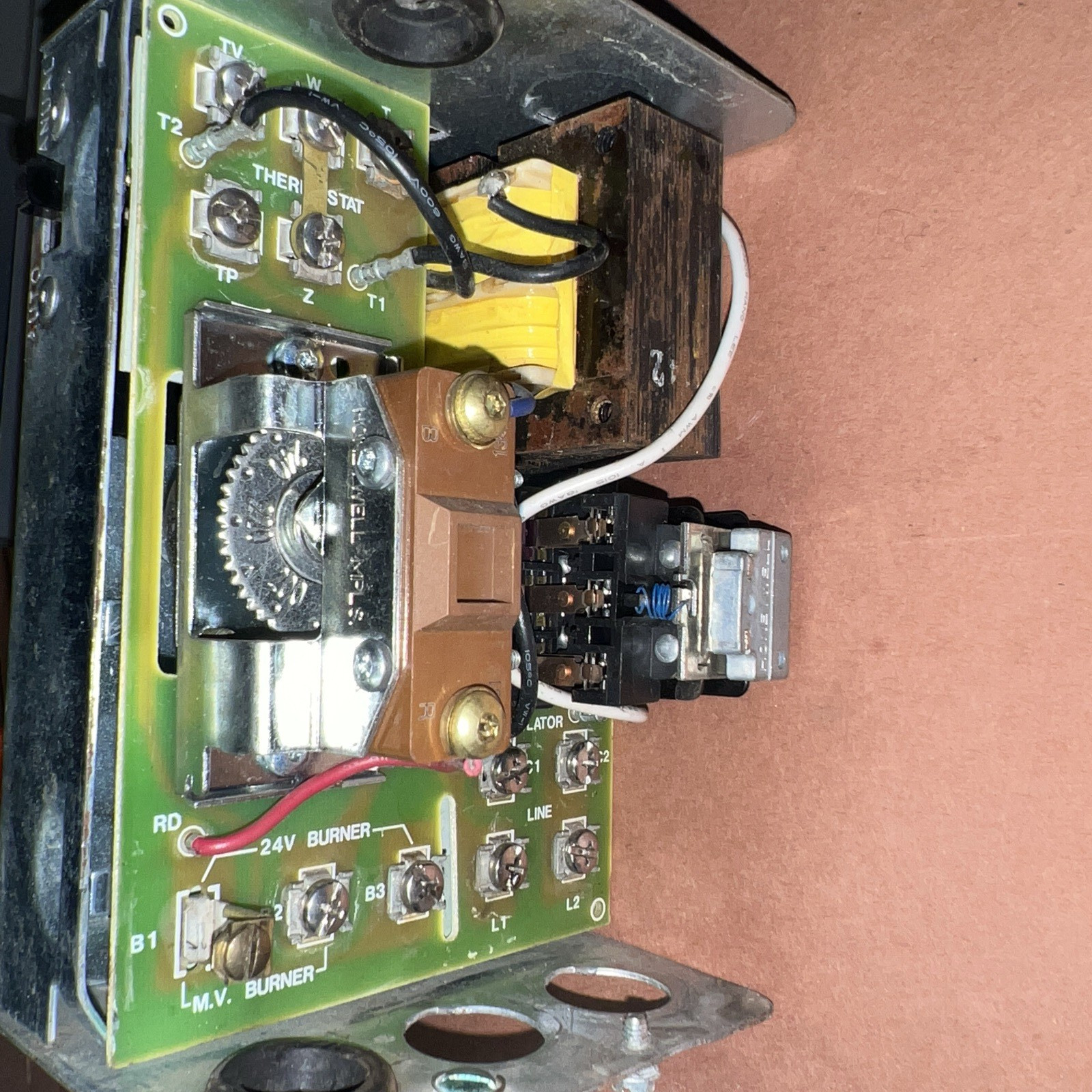 HONEYWELL AQUASTAT RELAY L8148J 1009