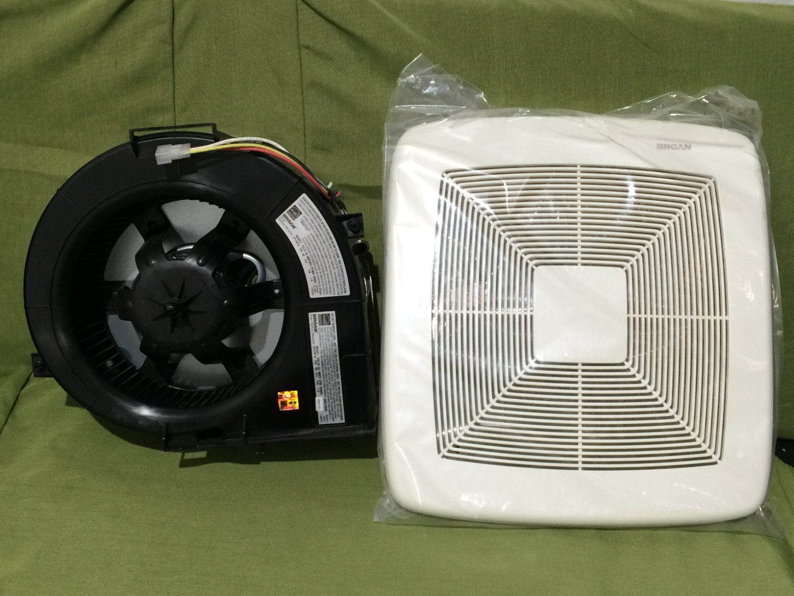 Broan LP110F-B Black Exhaust Ventilation Fan Energy Star 0.3 Amp 120 Volt 60Hz