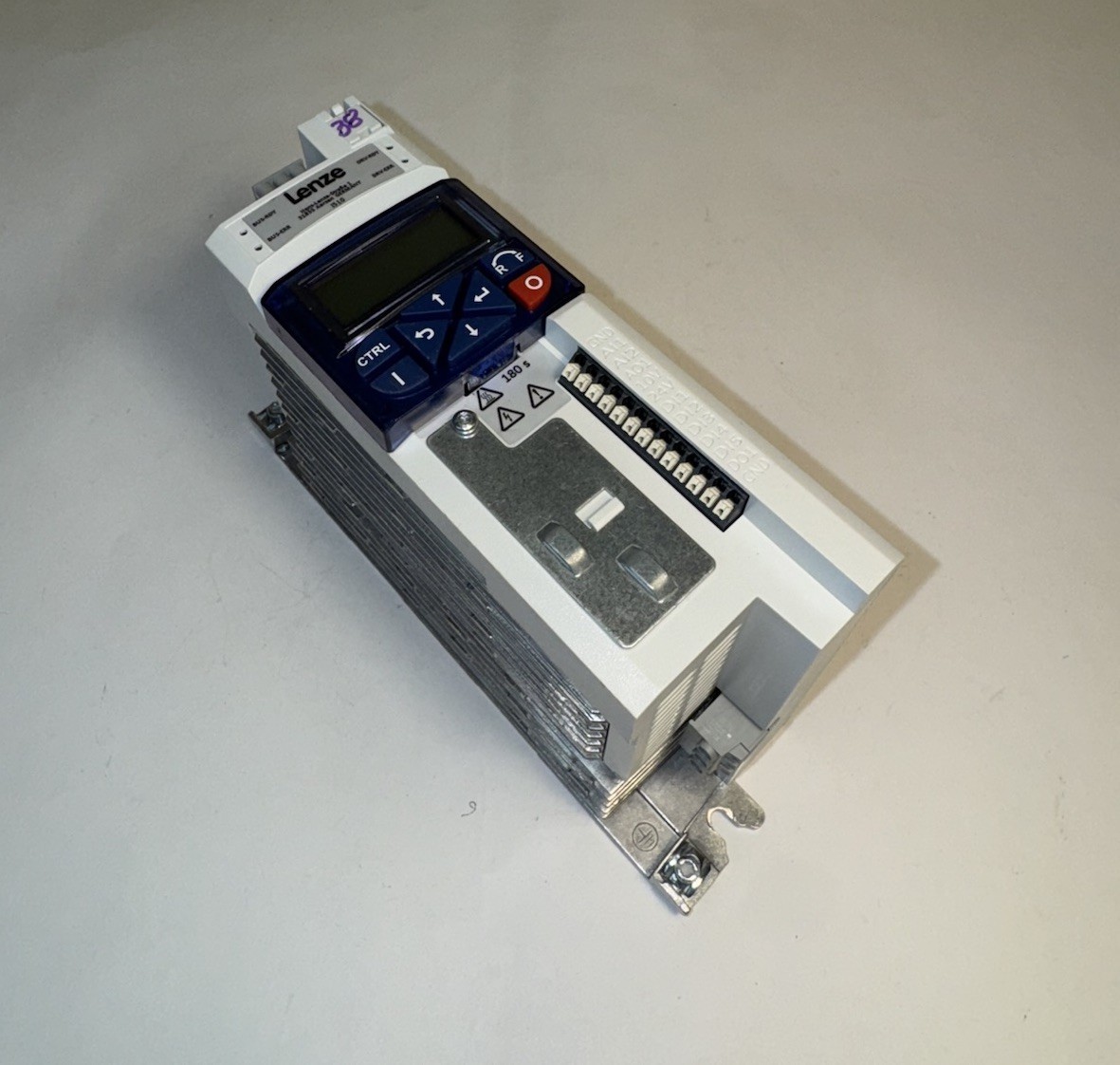 Lenze I51AE137F10V1BAKAS High Voltage AC Inverter Drive i510 400/480