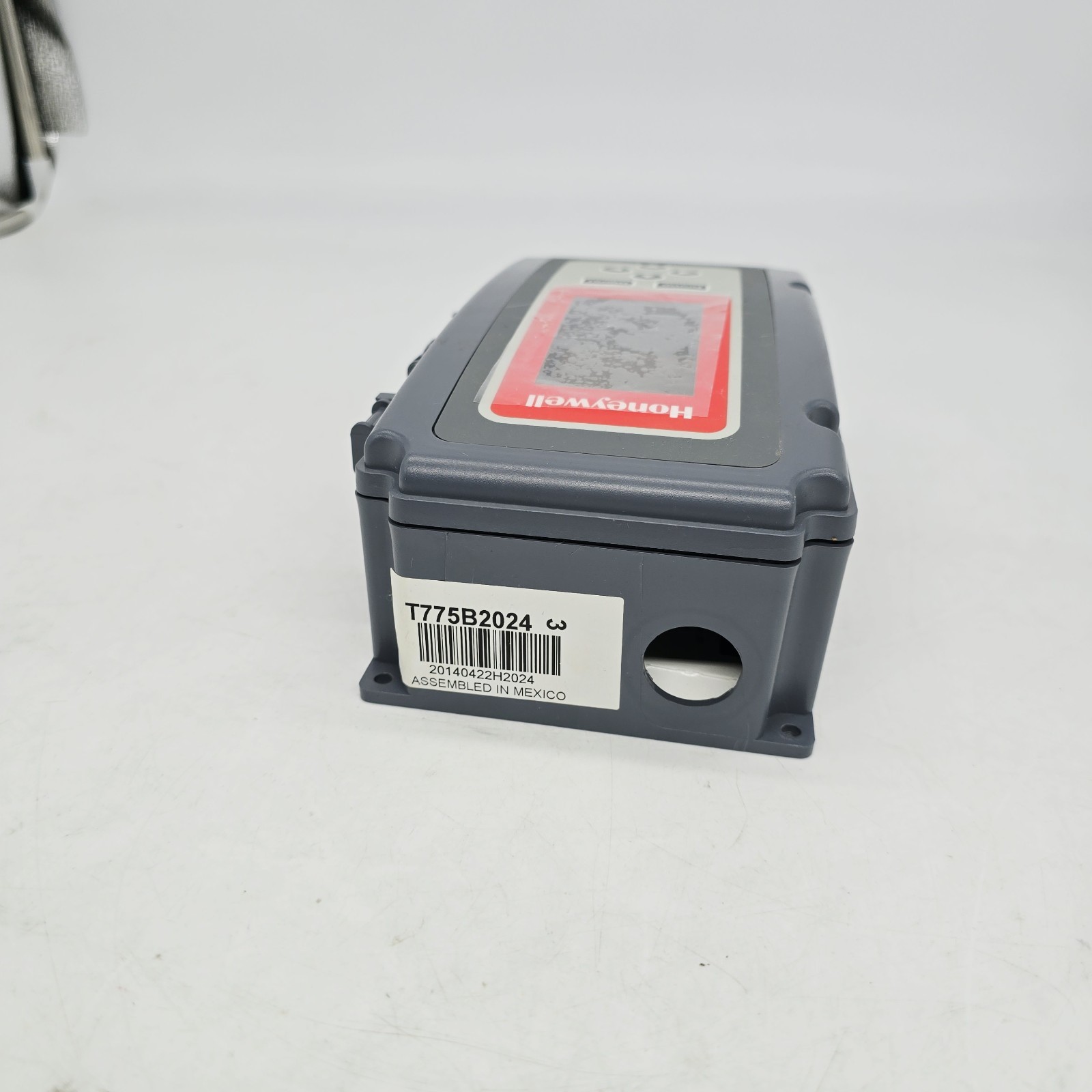 Honeywell T775B2024 Electronic Temperature Controller 4-Stage Thermostat