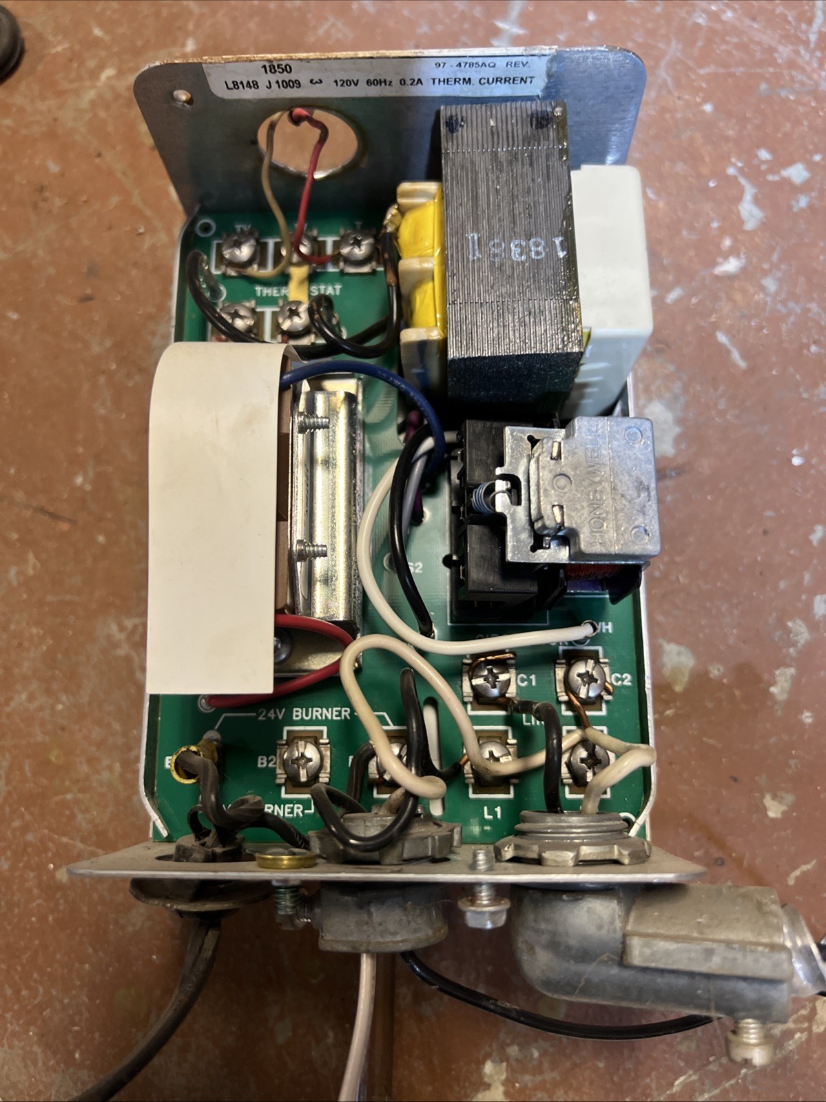 Honeywell L8148J1009 Aquastat Relay