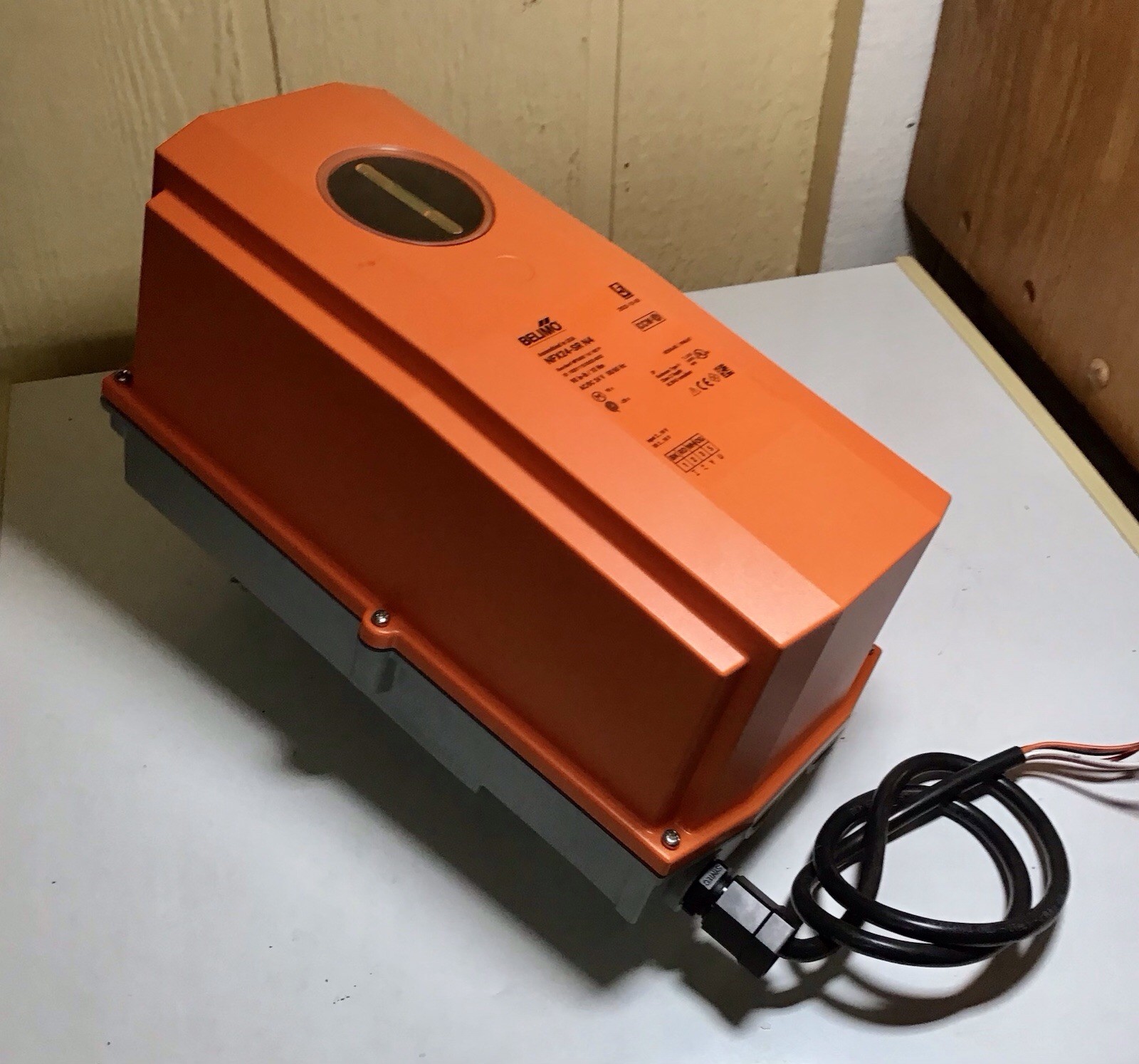 Belimo NFX24-S N4 : 90 in-lb [10 Nm], Spring return, AC/DC 24 V, On/Off, 2x SPDT
