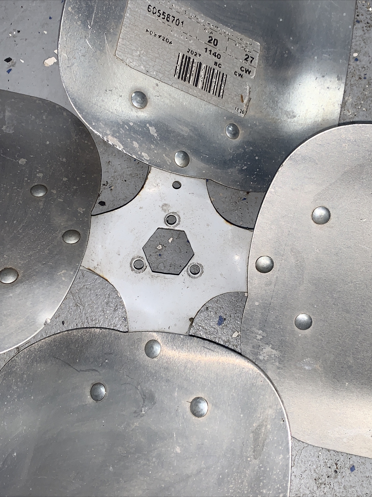 Lau 60558701 20″ Fan Blade CW Rotation 27 Degree Pitch 4 Blades