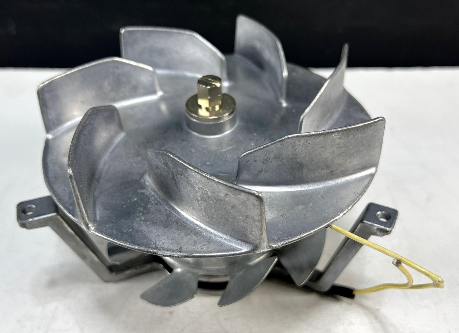 EBM PAPST AC Fan R2S150-AA08-29 /230V ~ 50Hz 0.26A 46W Motorized Impeller