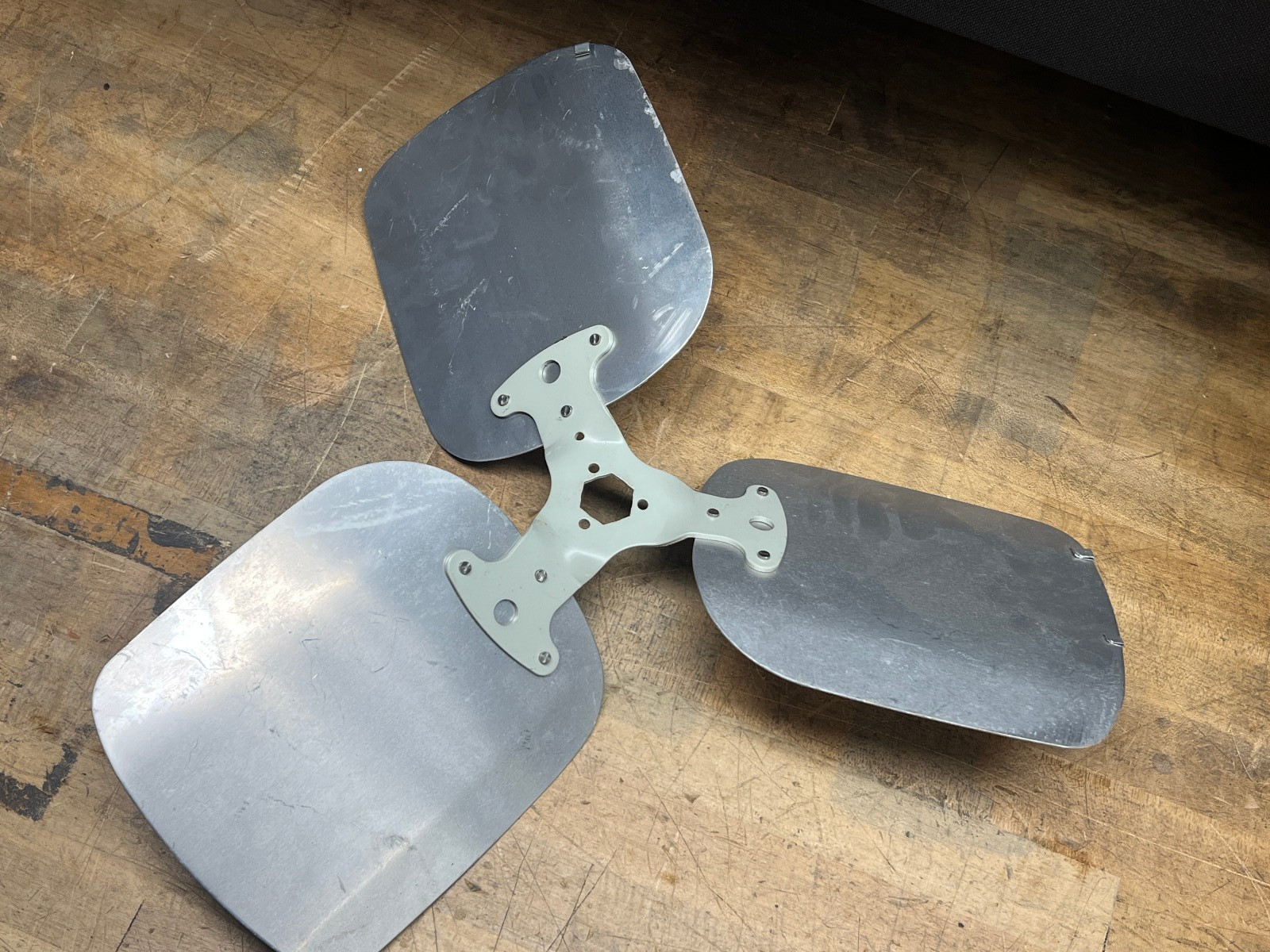 Lau 60557201 20″ Fan Blade CCW Rotation 33 Degree Pitch 3 Blades 1140 rpm