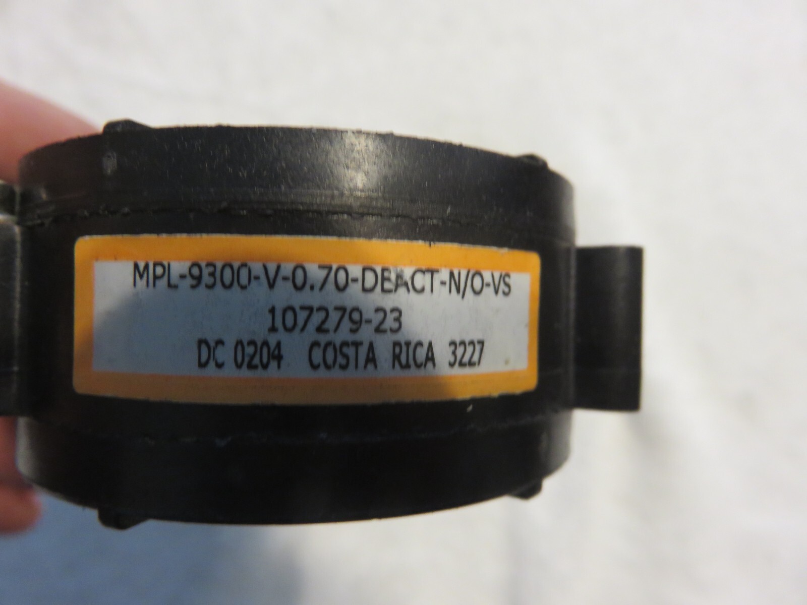 Lennox Furnace Pressure Switch Part# 107279-23 Model # MPL9300-V-0.70-DEACT-N/0