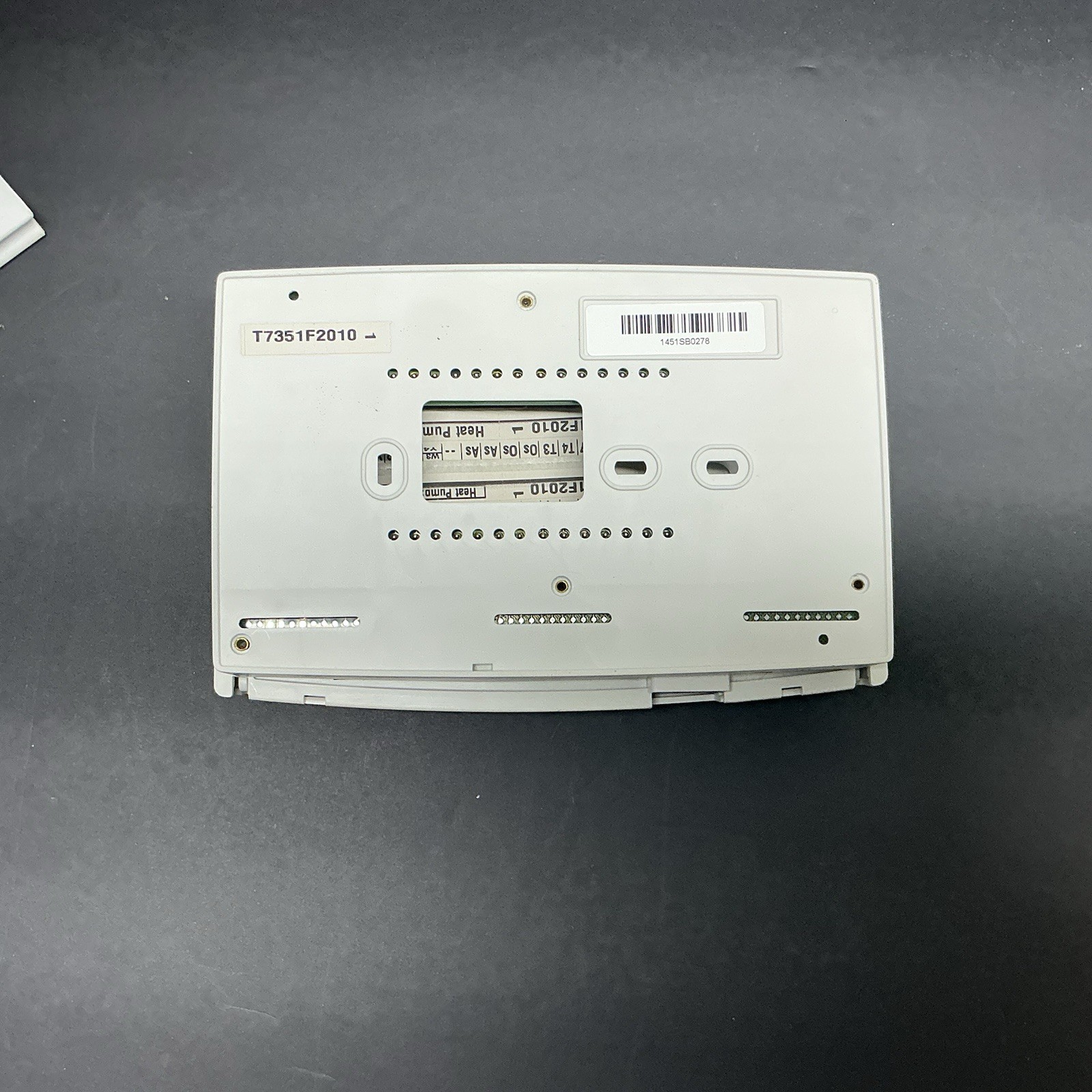 HONEYWELL T7351F 2010 – 3H/3C Commericial Thermostat In Original Package