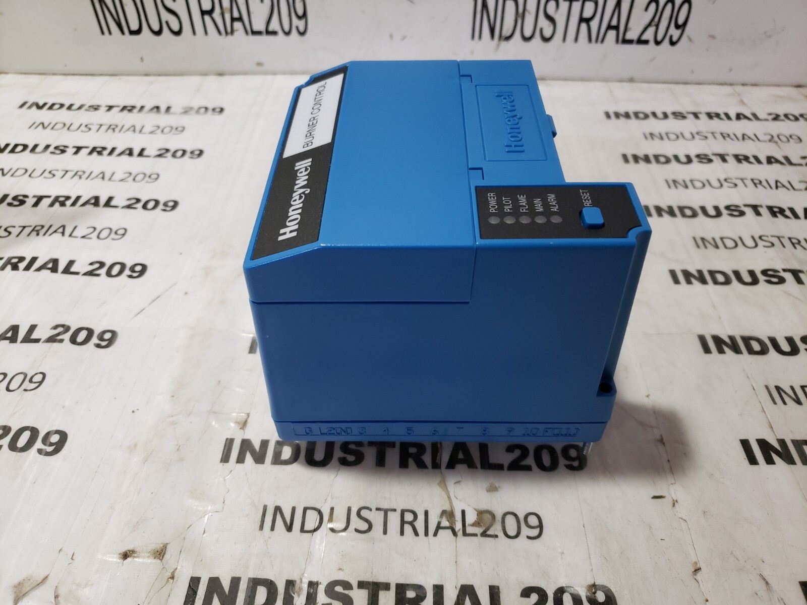 HONEYWELL 7800 SERIES BURNER CONTROL RM7890 A1015 NEW IN BOX