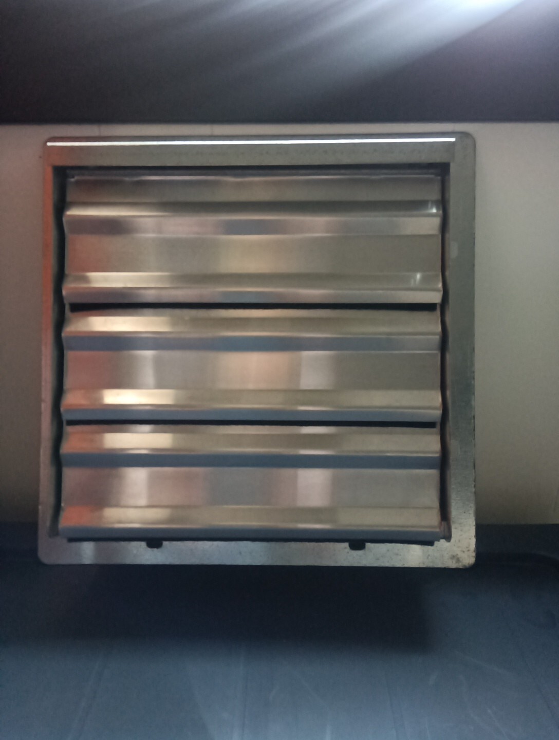 Dayton 2C526 10 In Backdraft Damper / Wall Shutter, 10-1/2 In X 10-1/2 In