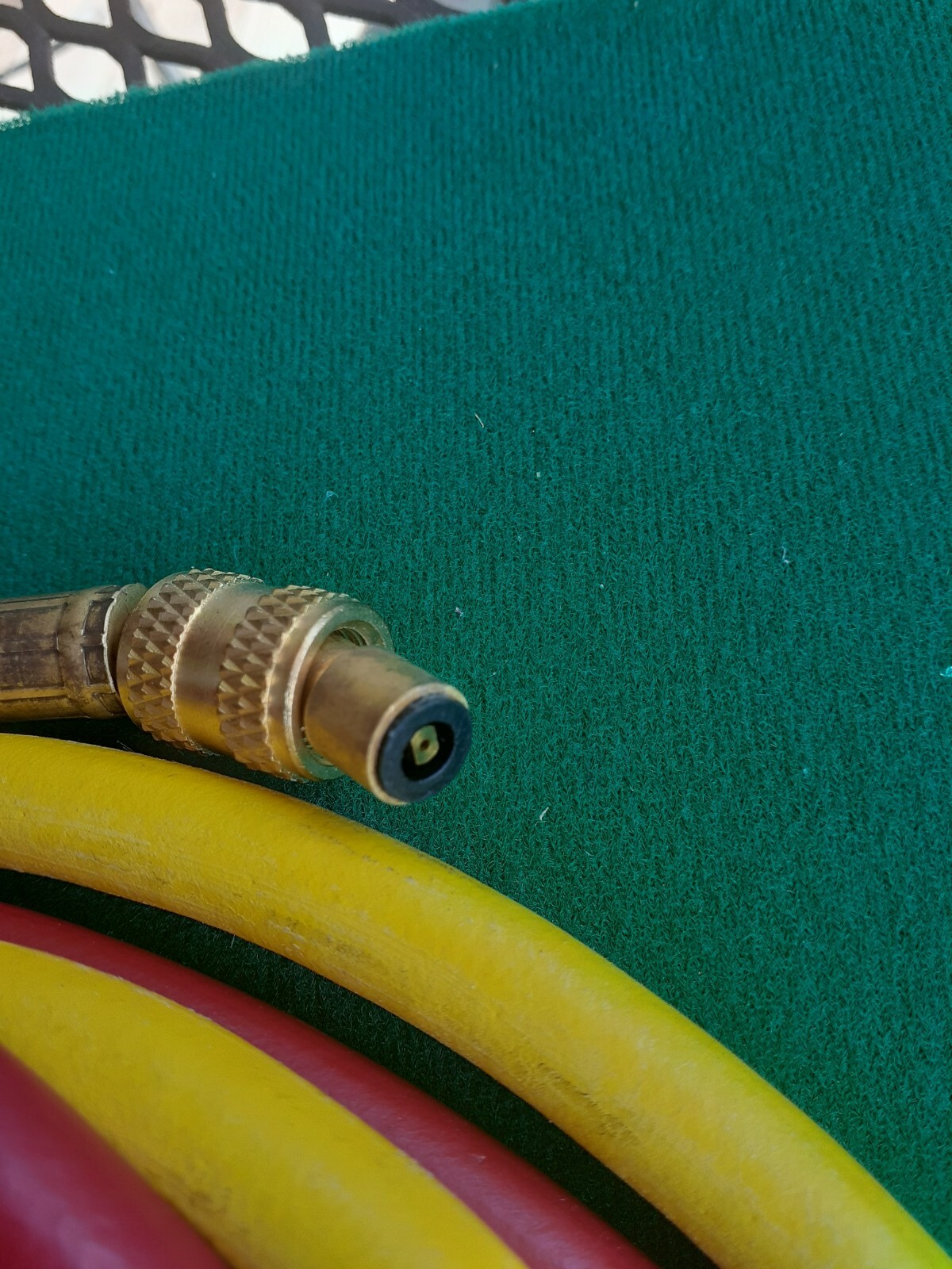 55″ R-12 Yellow Blue and Red Charging Hoses H21055