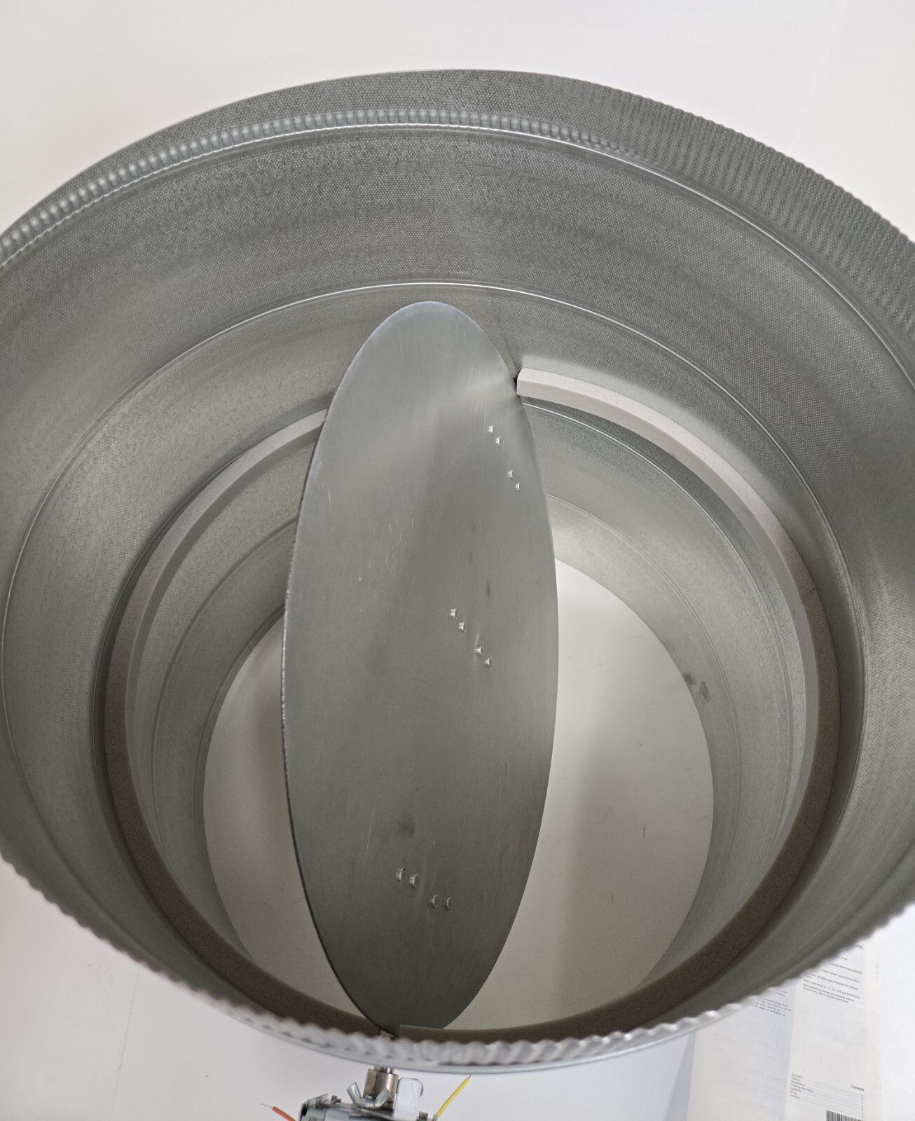 HONEYWELL AUTOMATIC ROUND DAMPER ARD18/U. 18″ DIA.