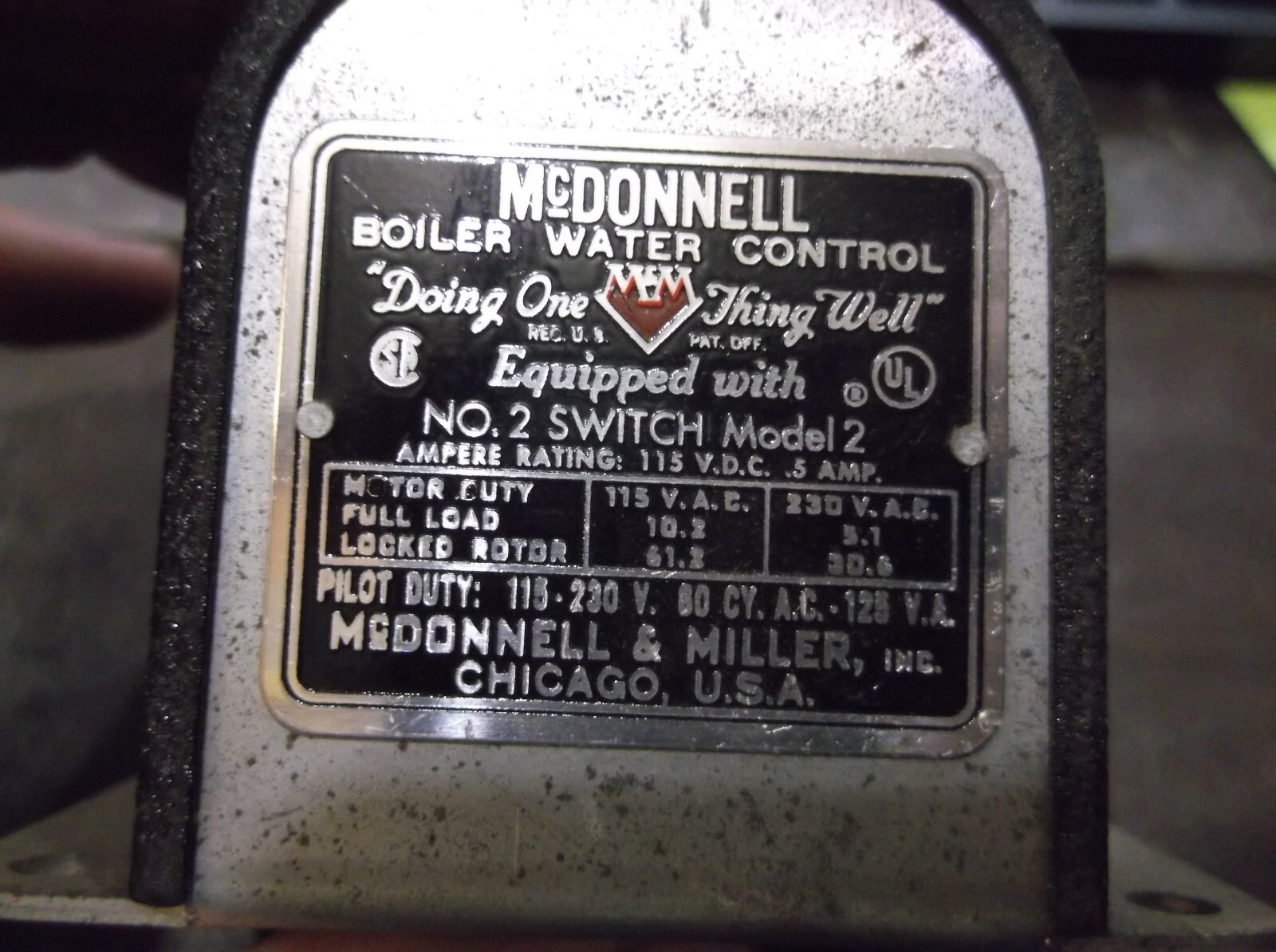 NIB MCDONNELL MODEL 2 BOILER WATER CONTROL 115-230V (WL10-1)
