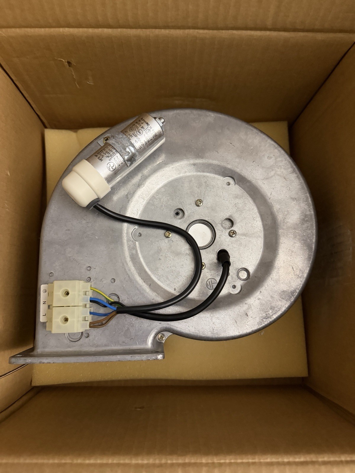 RS 223-102 EBM-PAPST Centrifugal Blower Fan 230VAC 270W 1.15A 50/60Hz OME BOX