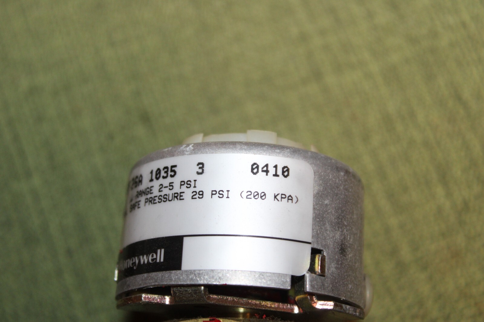 NEW HONEYWELL VP526A1035 Pneumatic 3 Way Unitary Mixing Valve 1/2″ 2.5Cv