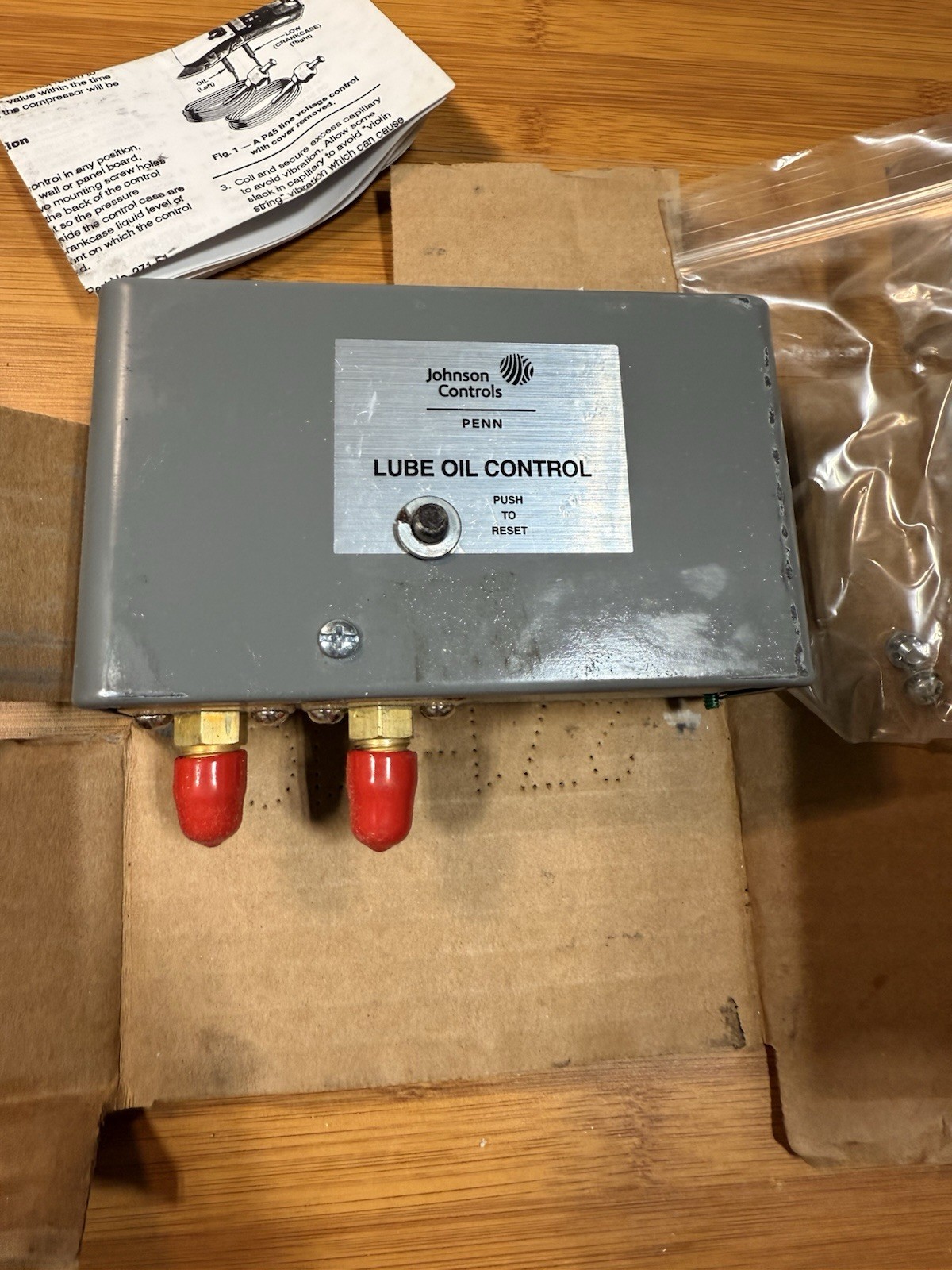 BRAND NEW Johnson Controls P145ncb-82C Lube Oil Control,6.5 Psi,120/240