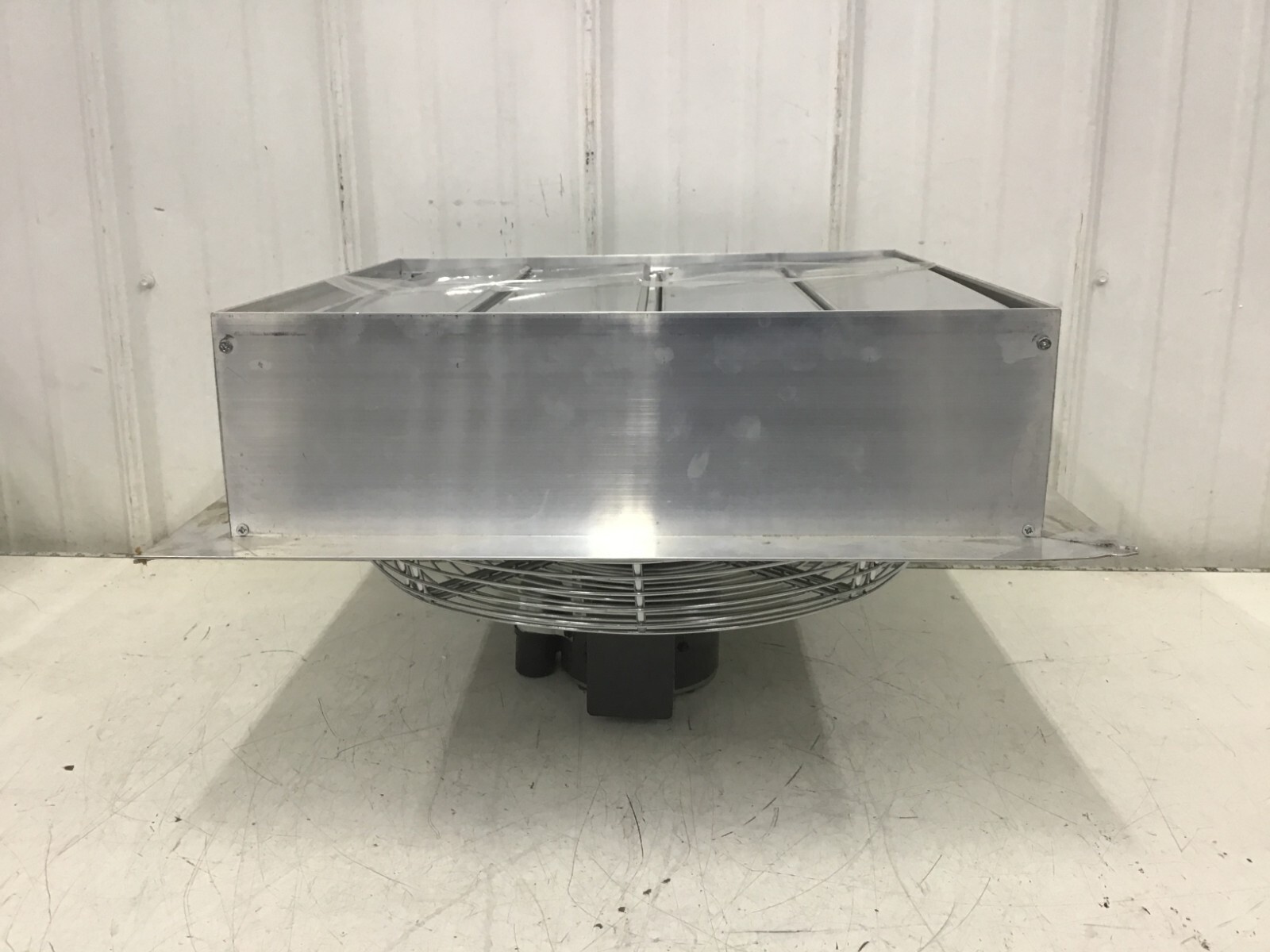 CANARM – AX16-1VHE Shutter Mount Exhaust Fan: 16 in Blade
