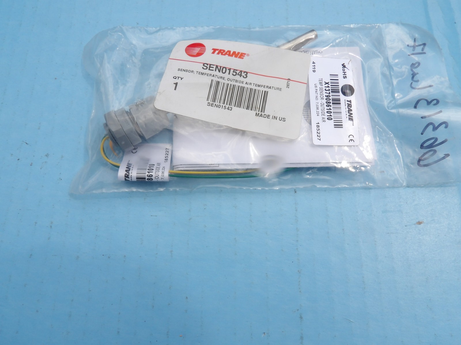 NEW in Sealed Plastic TRANE X13790861010 Temp Sensor Sen01543