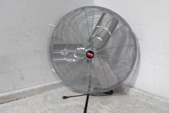 Dayton 1VCF4D 1/2 HP 1100/850 RPM 115VAC 30 In Blade Dia Industrial Fan