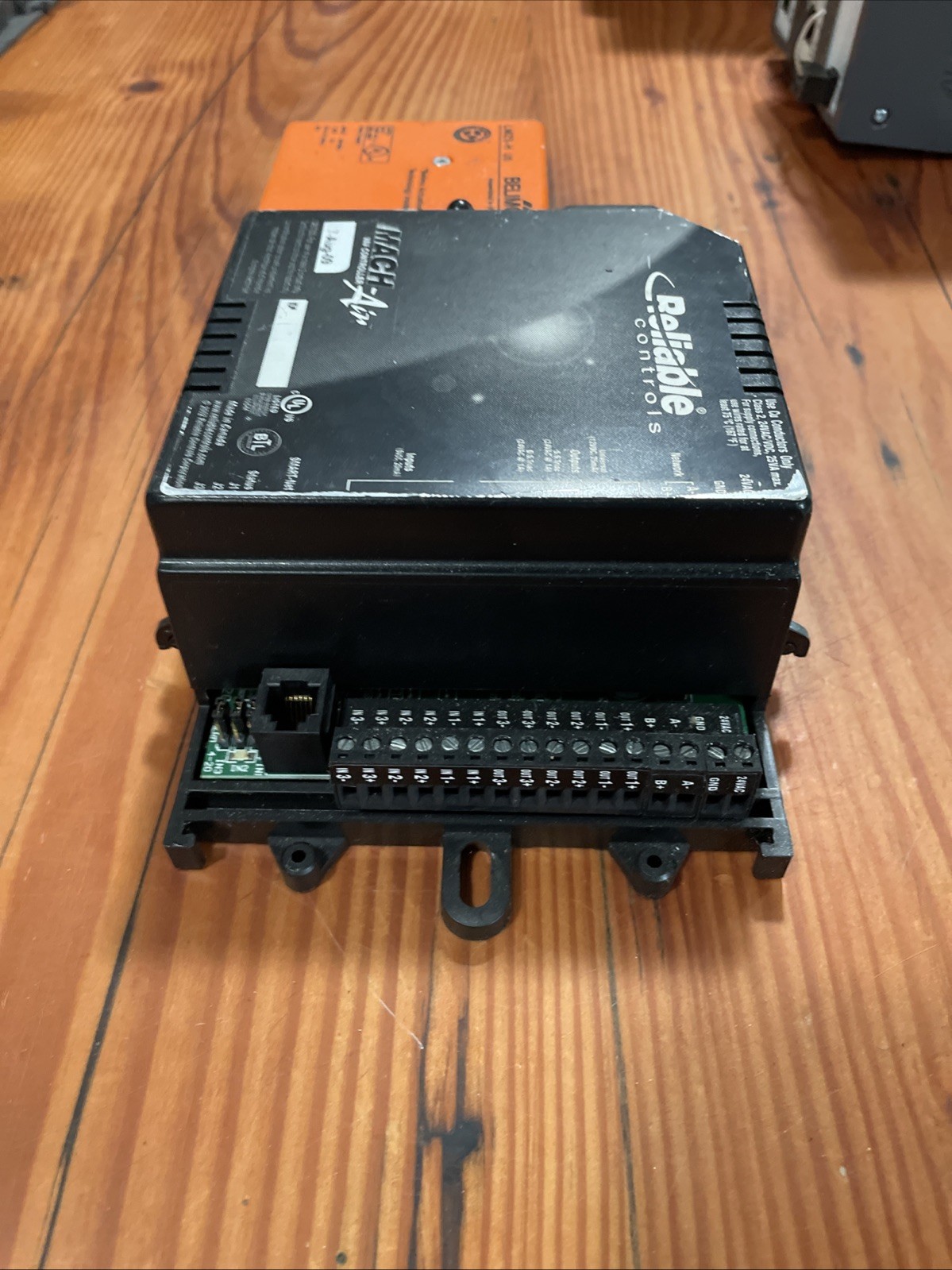 Reliable Controls Mach-Air VAV controller with Belima 24V Actuator