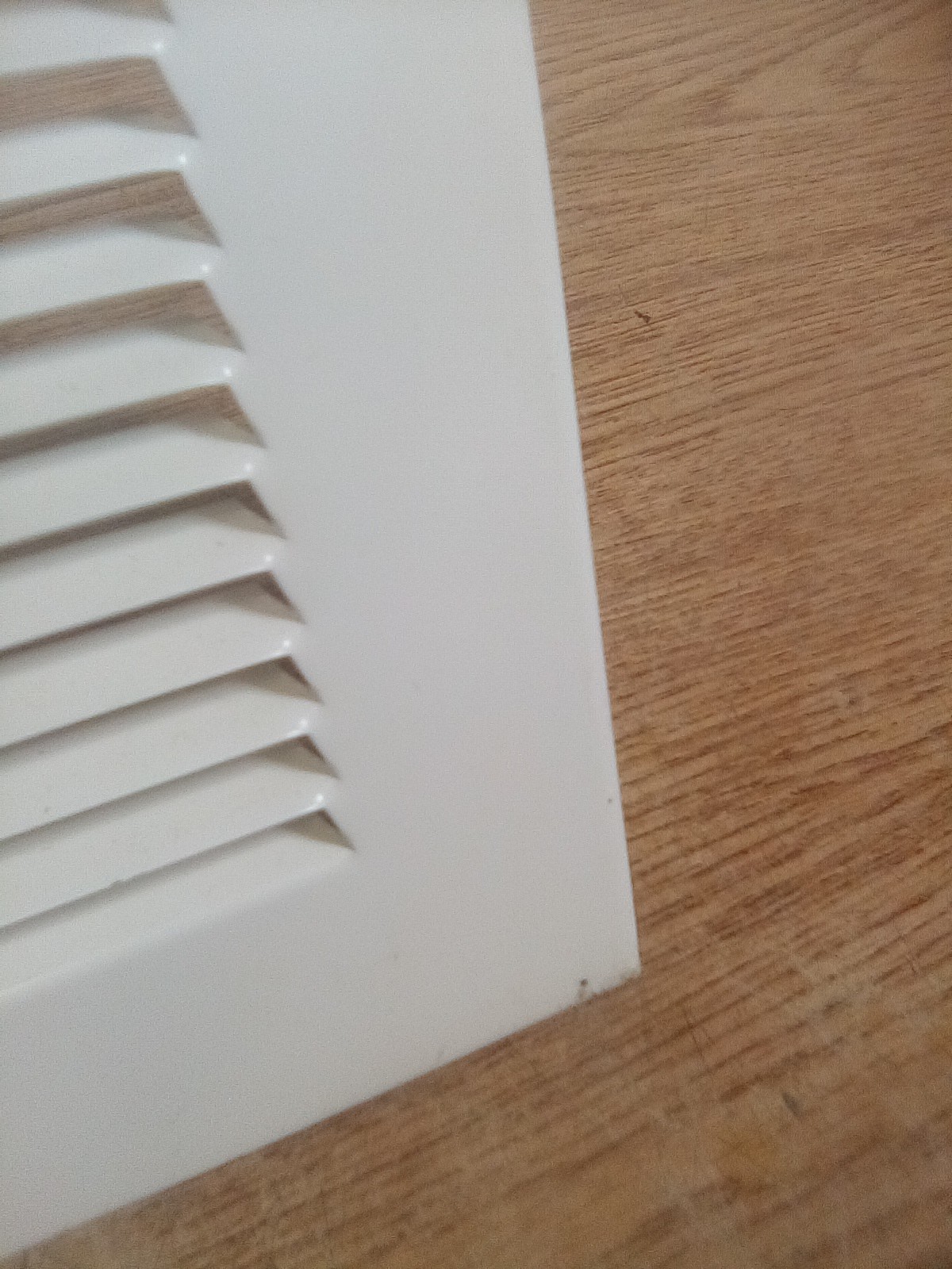 Triangular Baseboard Return Air Grille 3-3/4″ Depth, White”READ DESCRIPTION “