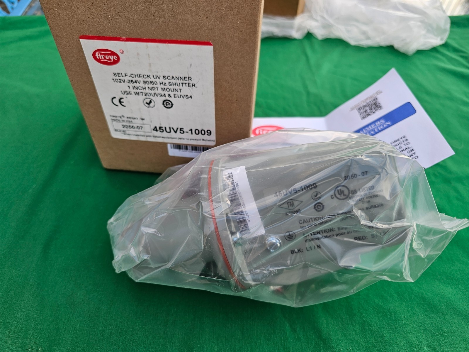 New Self Checking UV Scanner Fireye 45UV5-1009 102V-264V 50/60Hz Shutter 1″ NPT