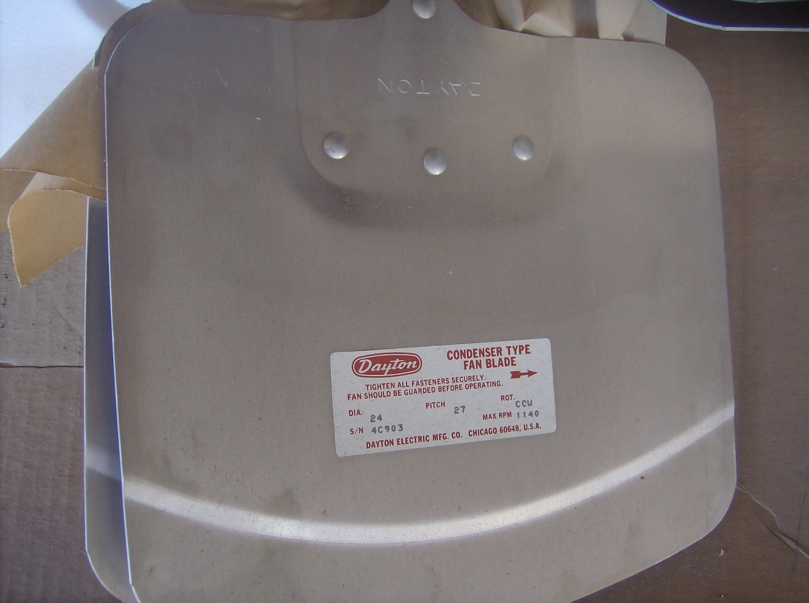 DAYTON CONDENSER TYPE FAN BLADE 24″ DIAMETER 27 DEGREE PITCH 4C903